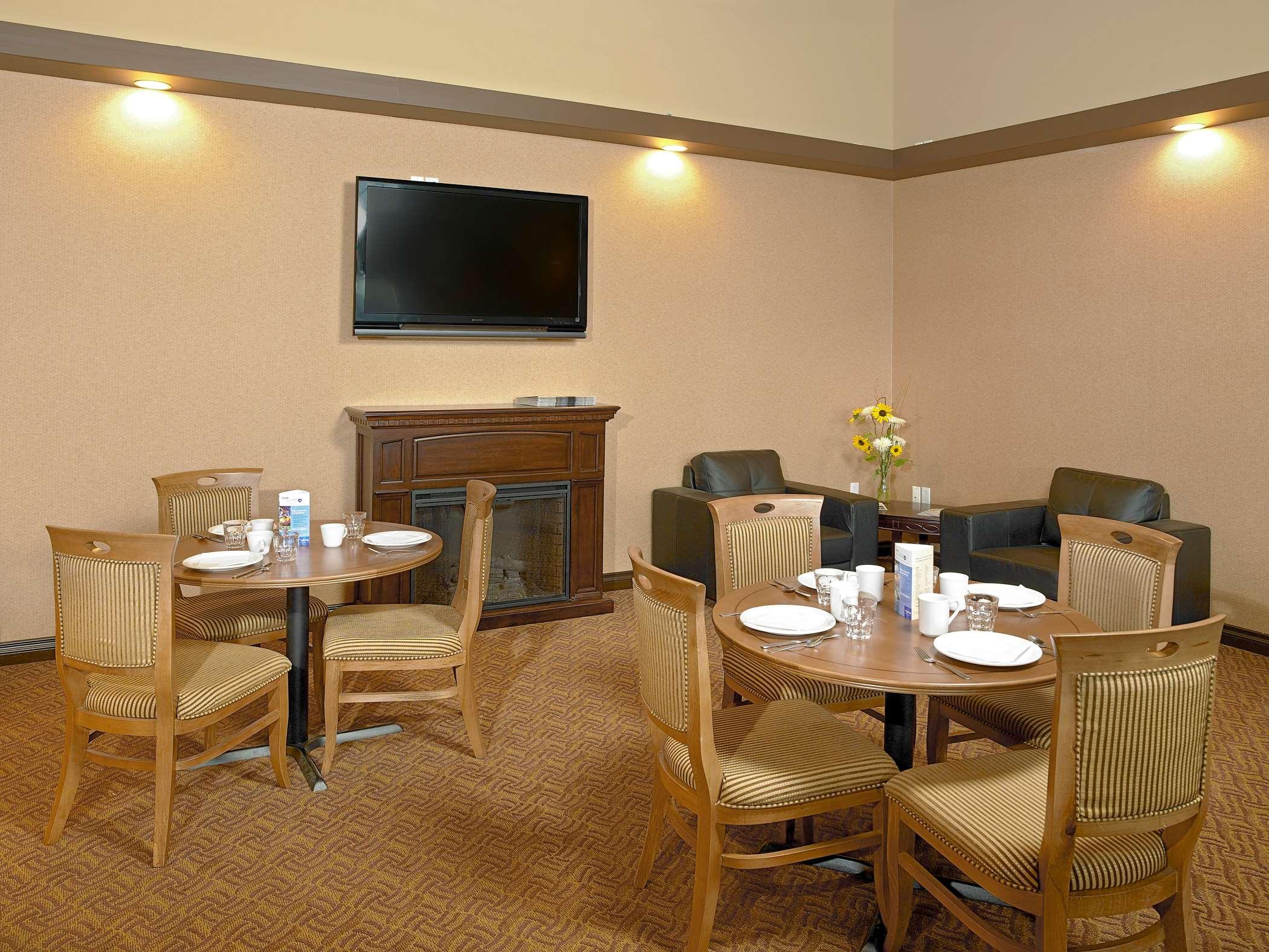 Coast Fraser Inn — photo 4