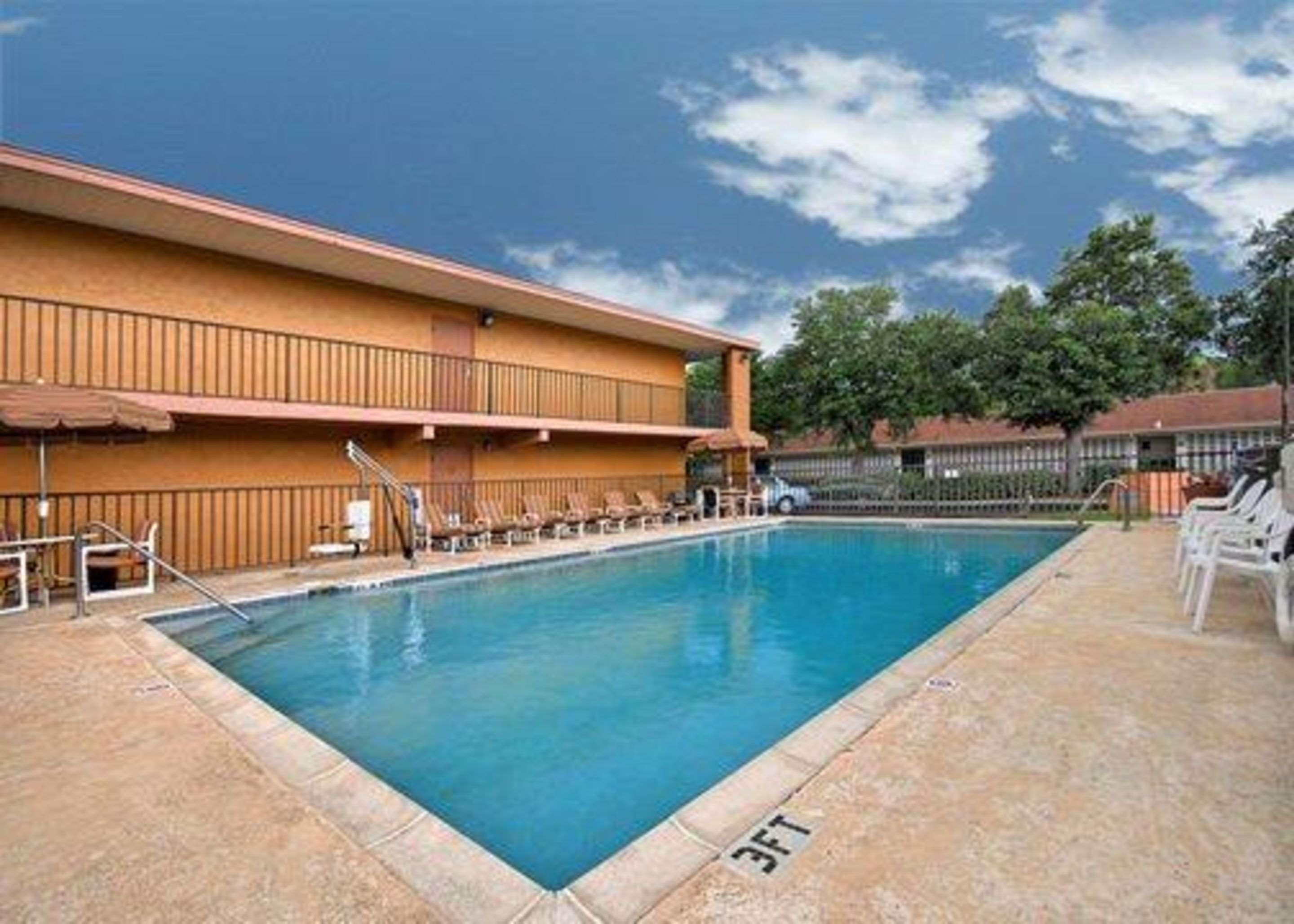 Quality Inn Near Blue Spring — photo 5