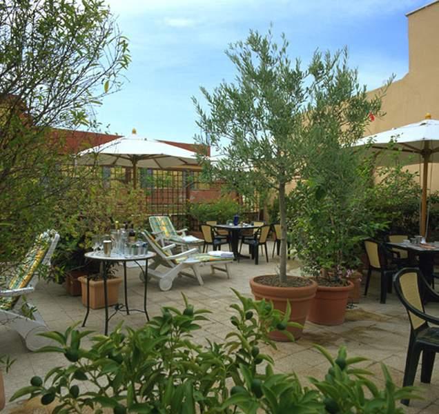 Hotel Des Artistes — photo 4