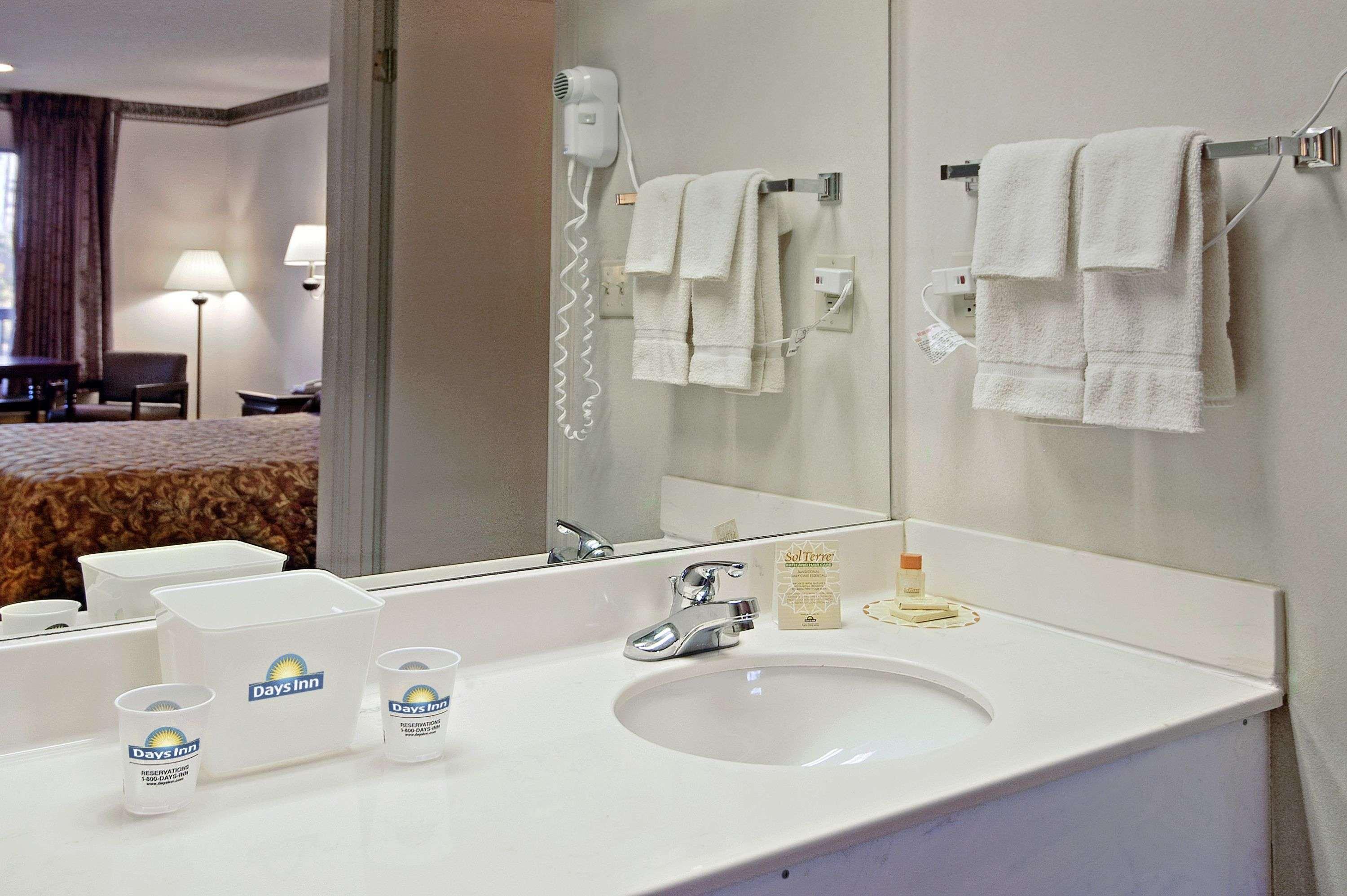Days Inn Bainbridge — photo 4