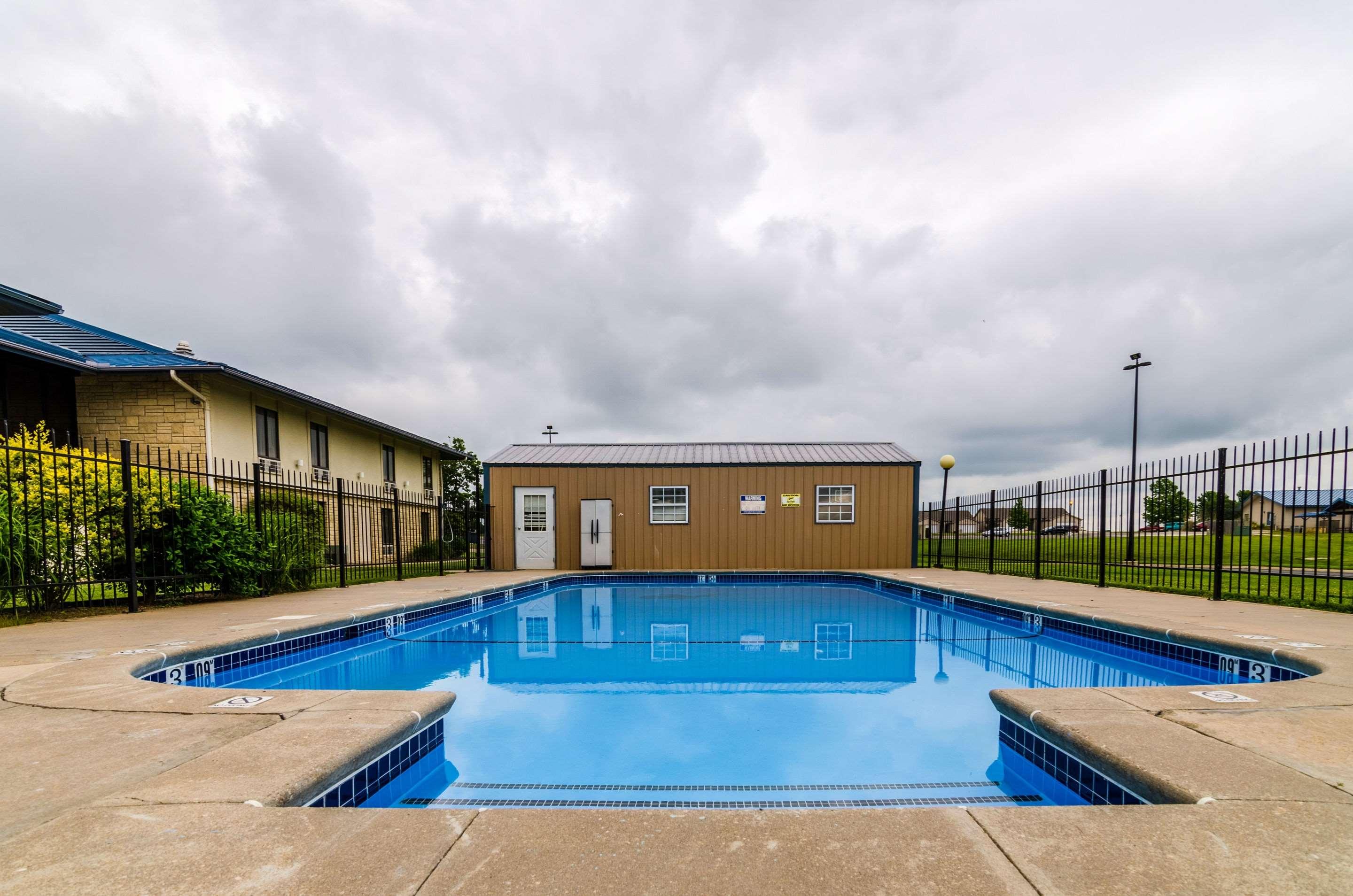 Quality Inn & Suites Winfield — photo 5