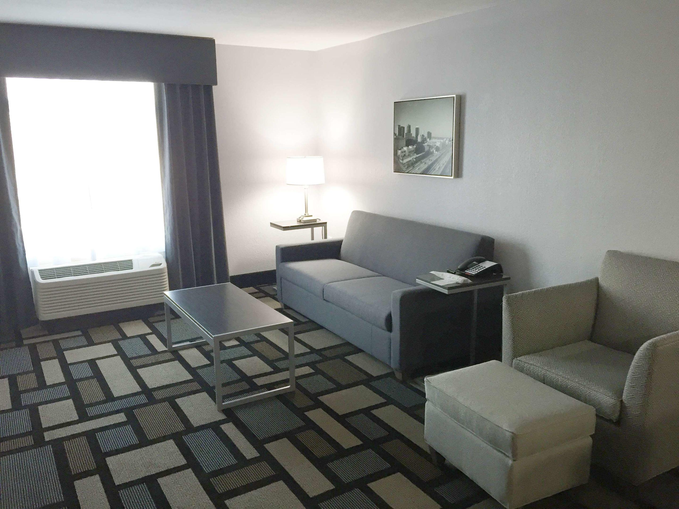Best Western Plus Birmingham Inn & Suites — photo 5