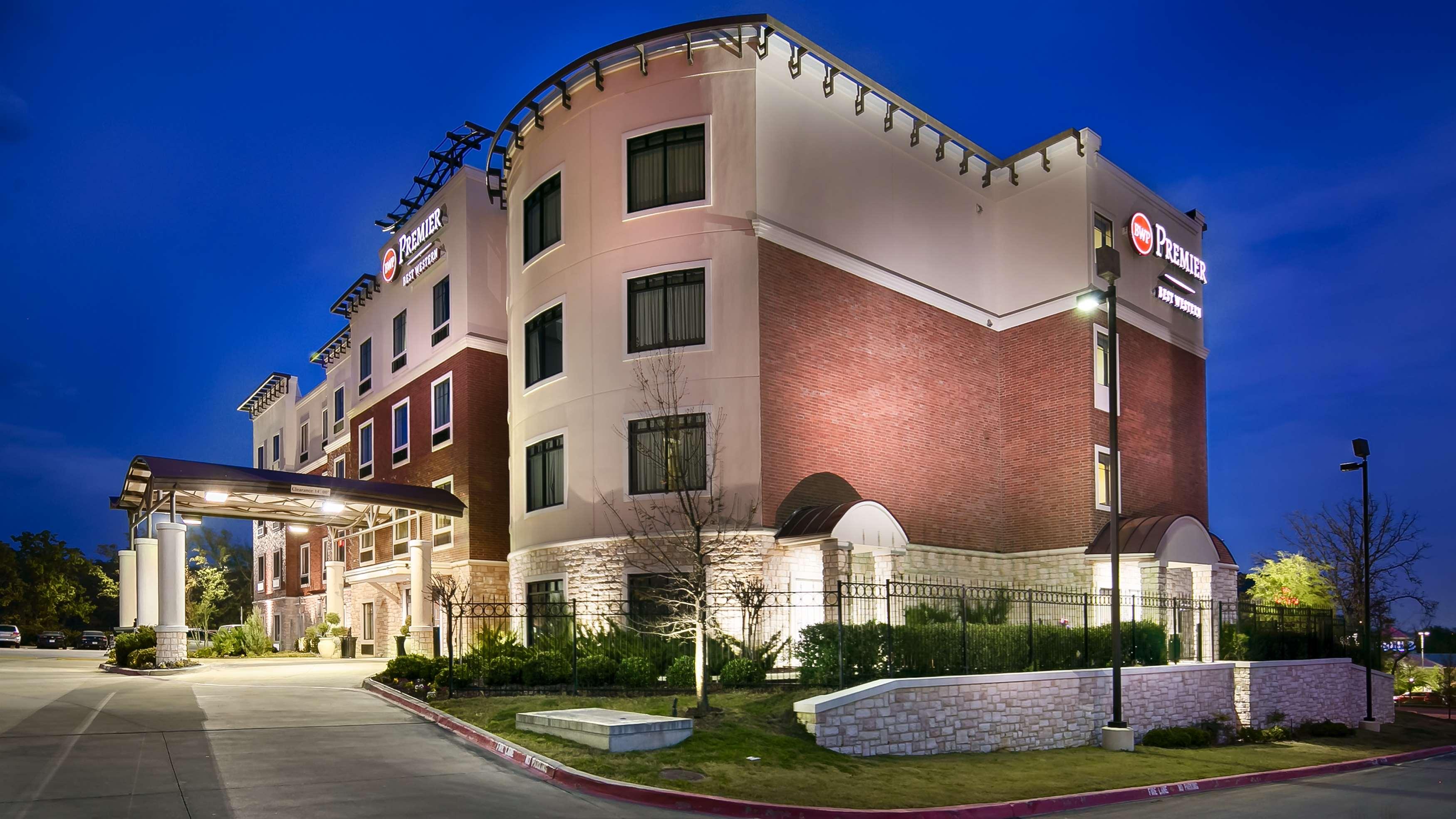 Best Western Premier Crown Chase Inn & Suites — photo 5