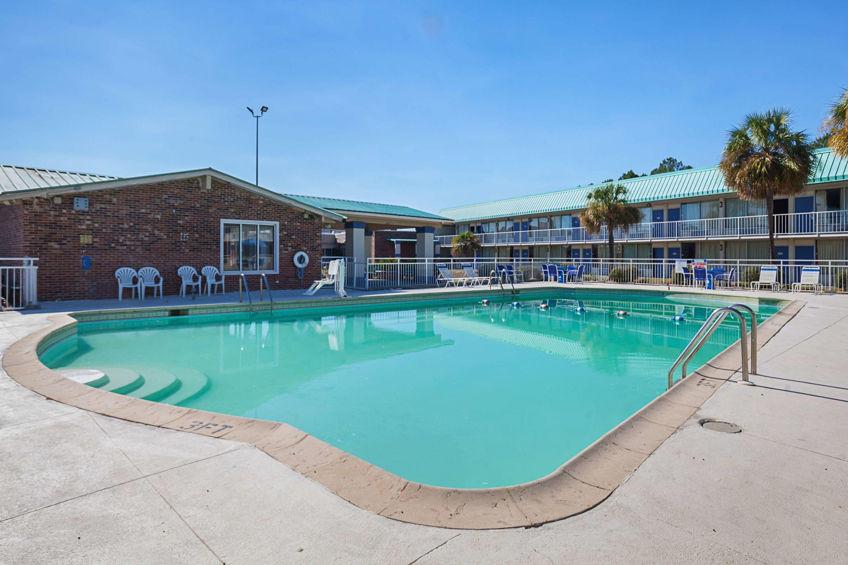 Motel 6 Tifton — photo 4