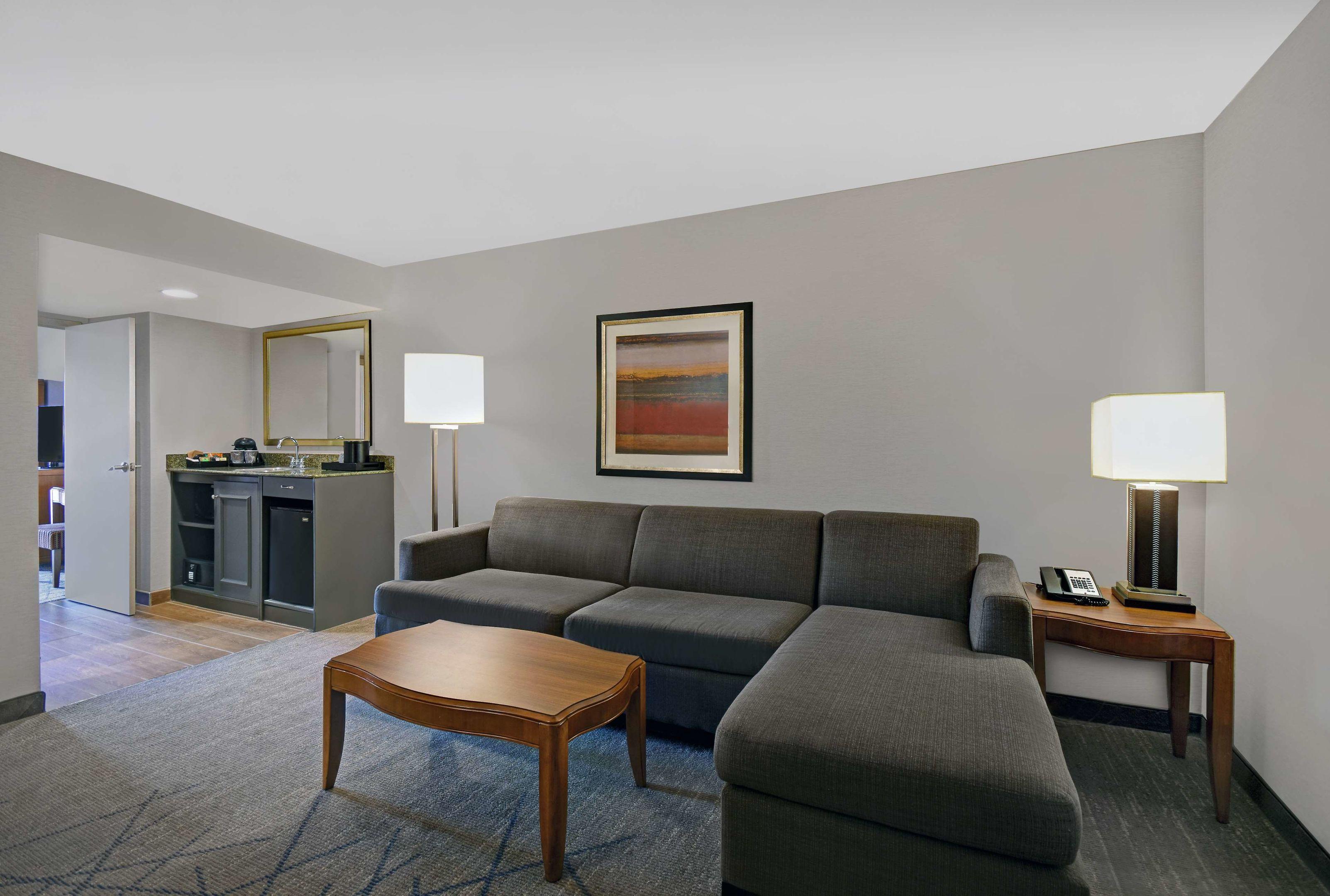 Embassy Suites Detroit - Livonia / Novi — photo 4