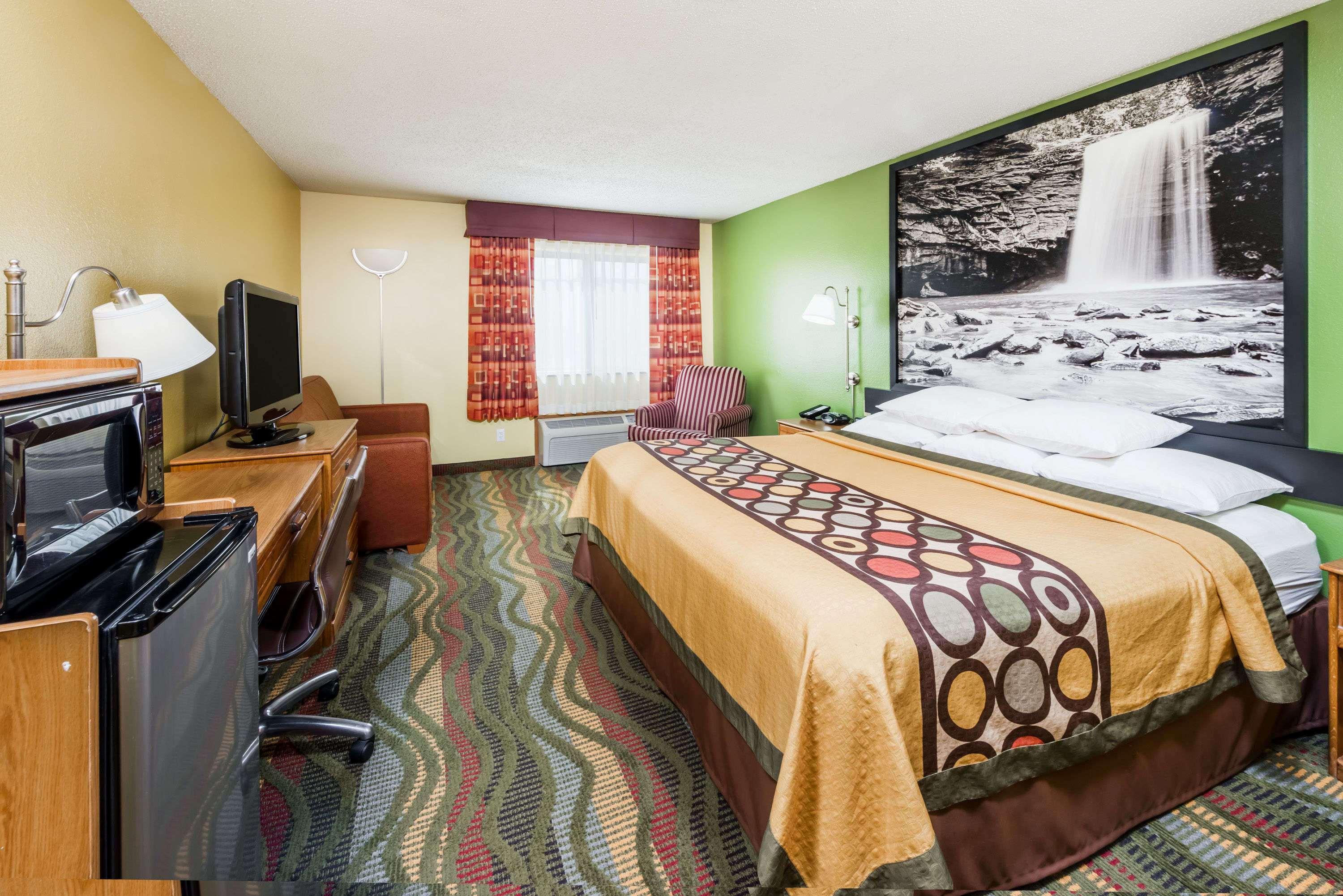Super 8 by Wyndham Jacksonville — photo 3
