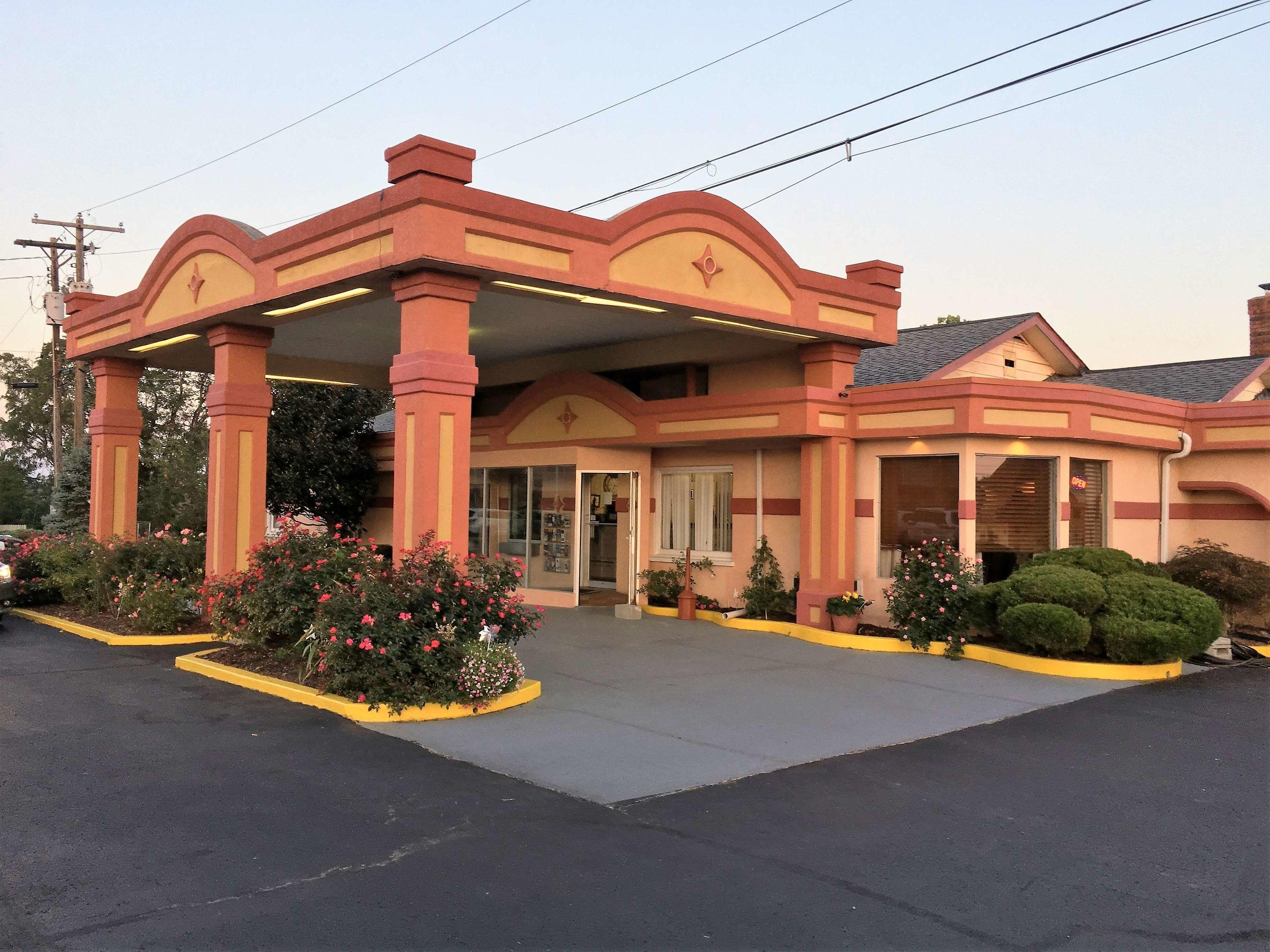 Americas Best Value Inn & Suites — photo 5