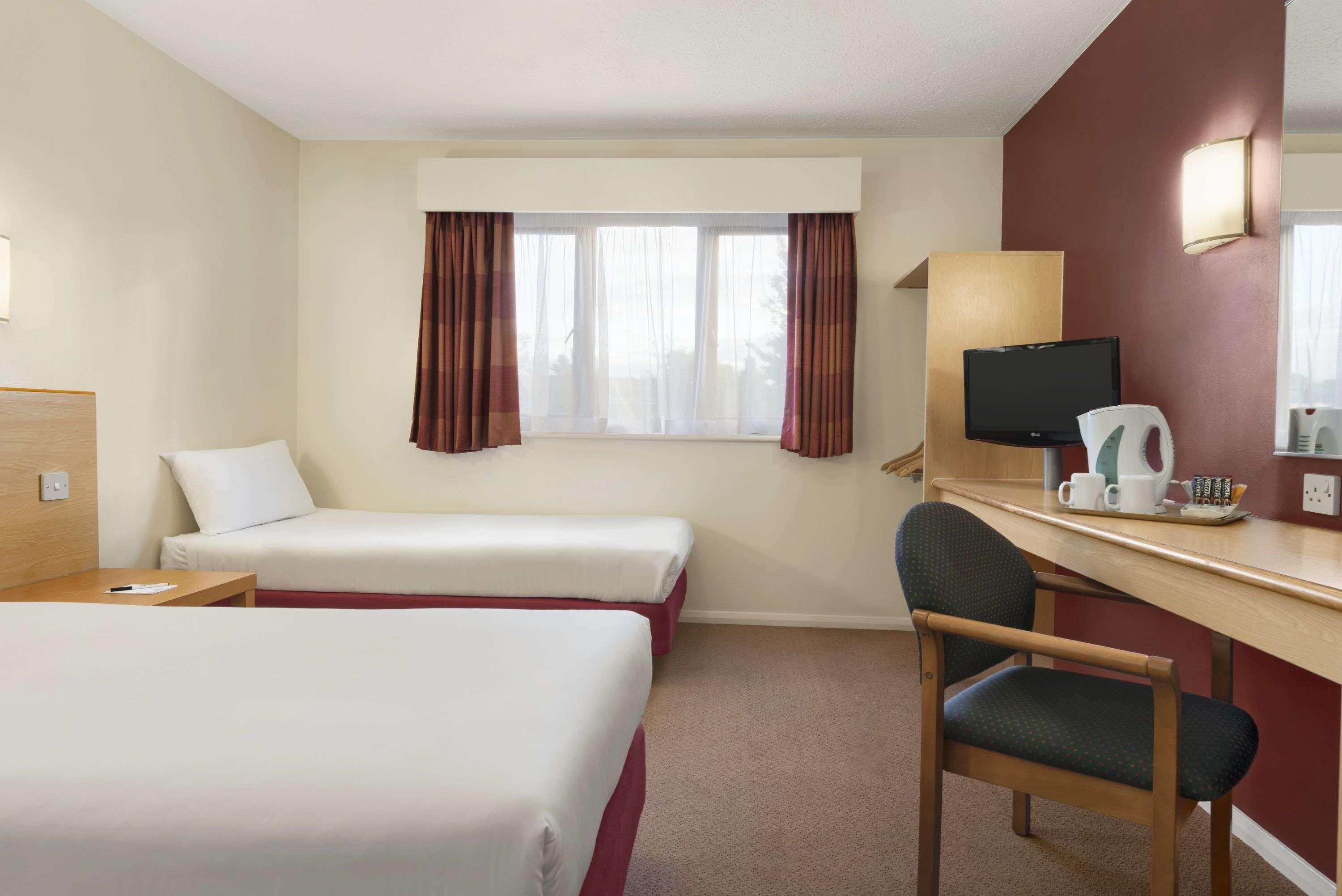 Days Inn Warwick South — photo 3