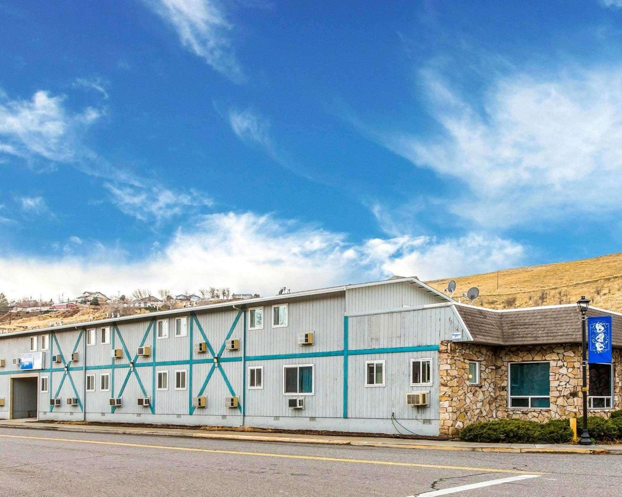 Rodeway Inn & Suites — photo 4