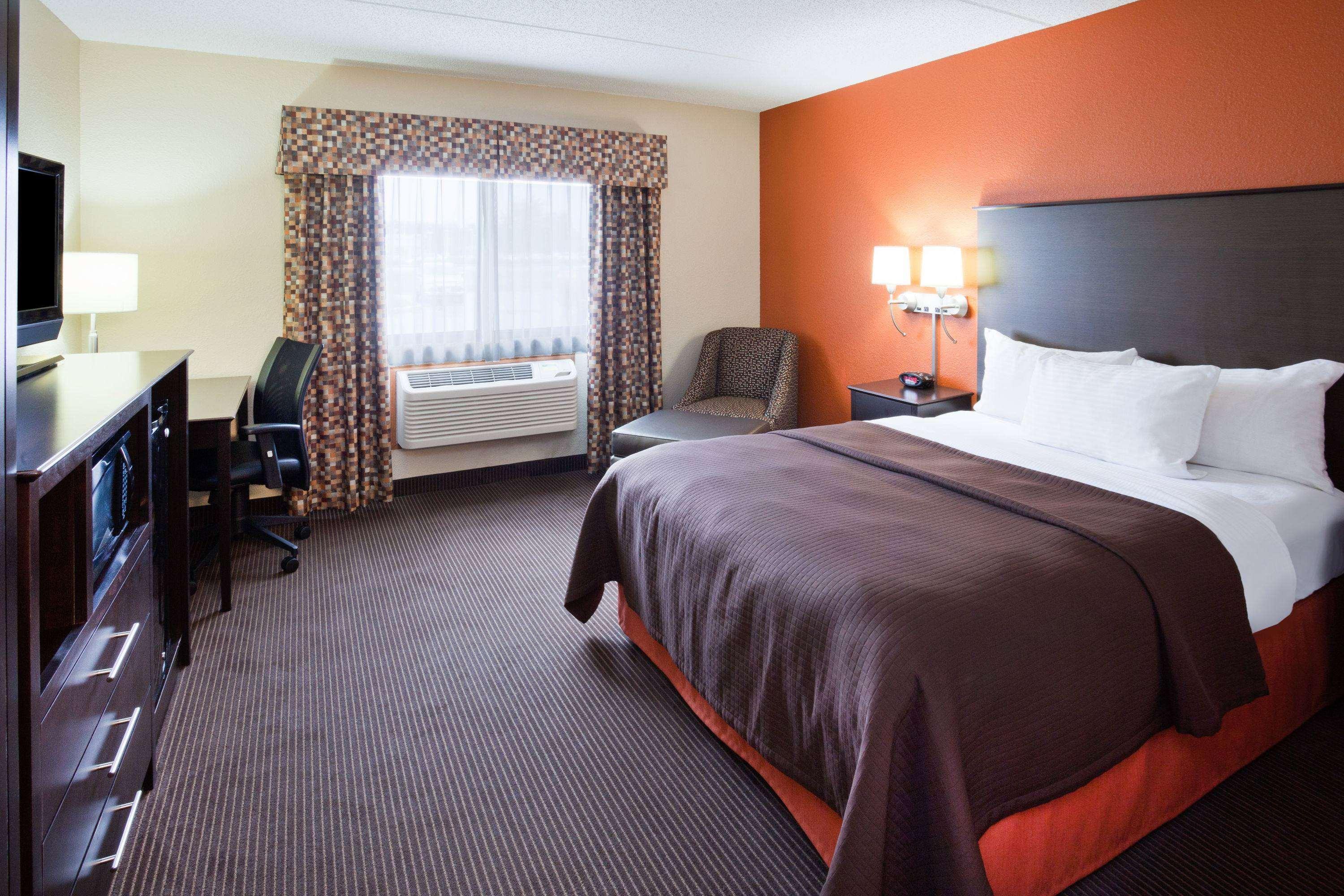 AmericInn by Wyndham Plover Stevens Point — photo 5