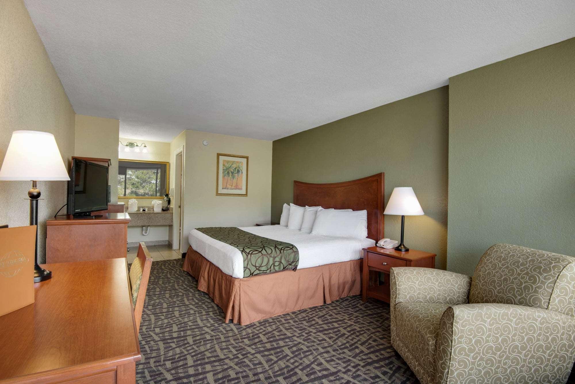 Baymont by Wyndham Panama City Beach — photo 5