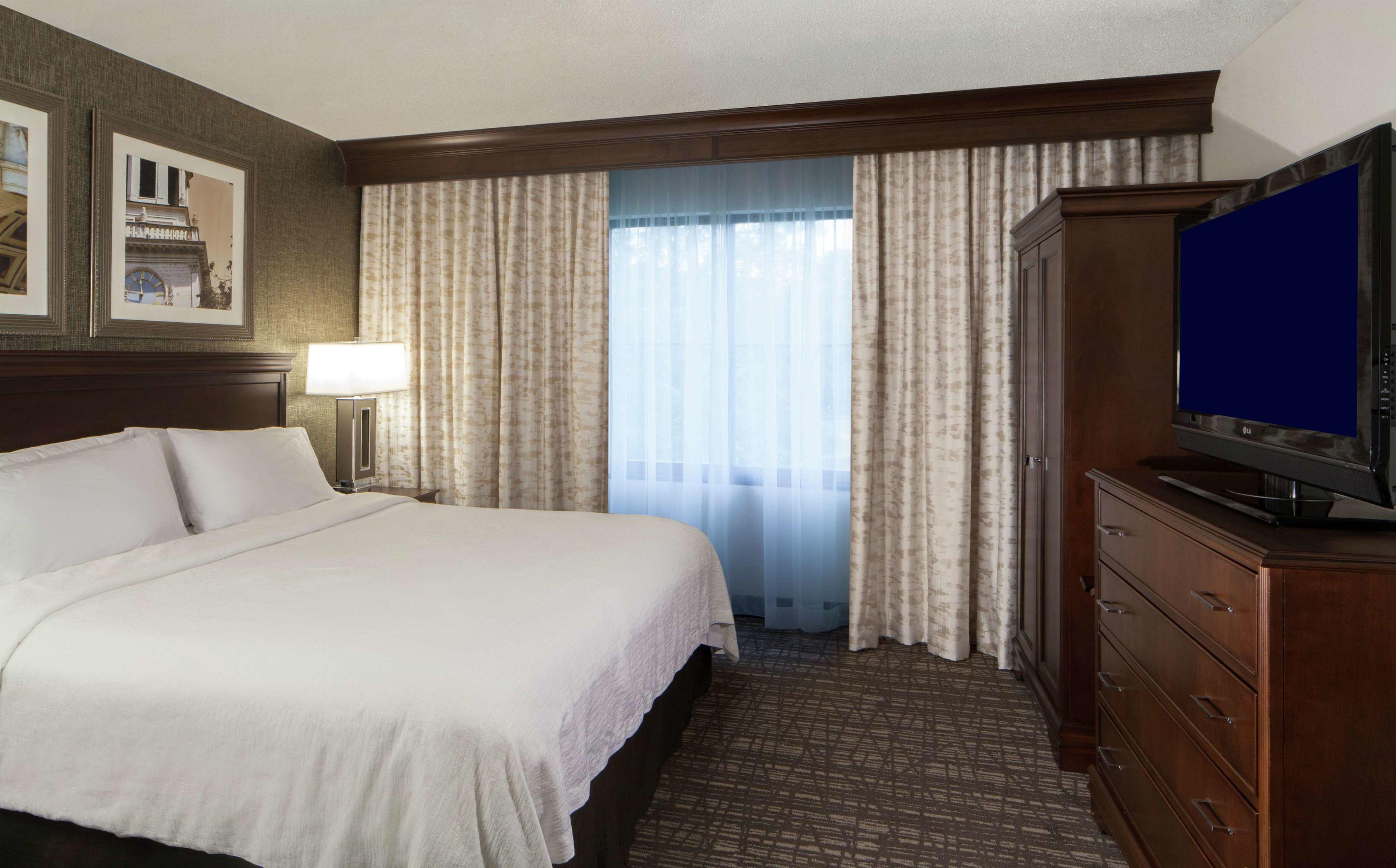 Embassy Suites by Hilton Philadelphia Airport — photo 5