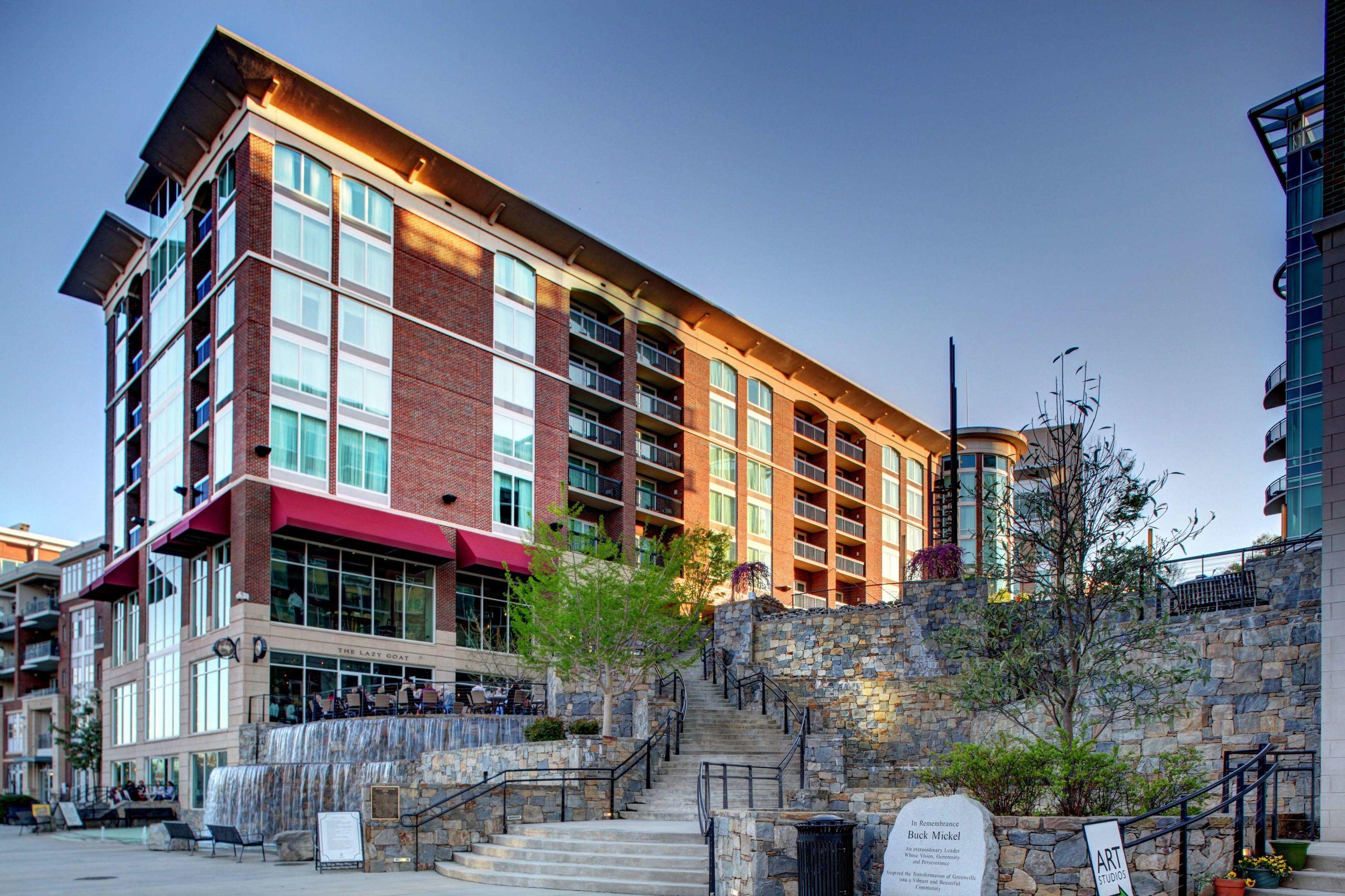 Hampton Inn & Suites Greenville Downtown RiverPlace — photo 4