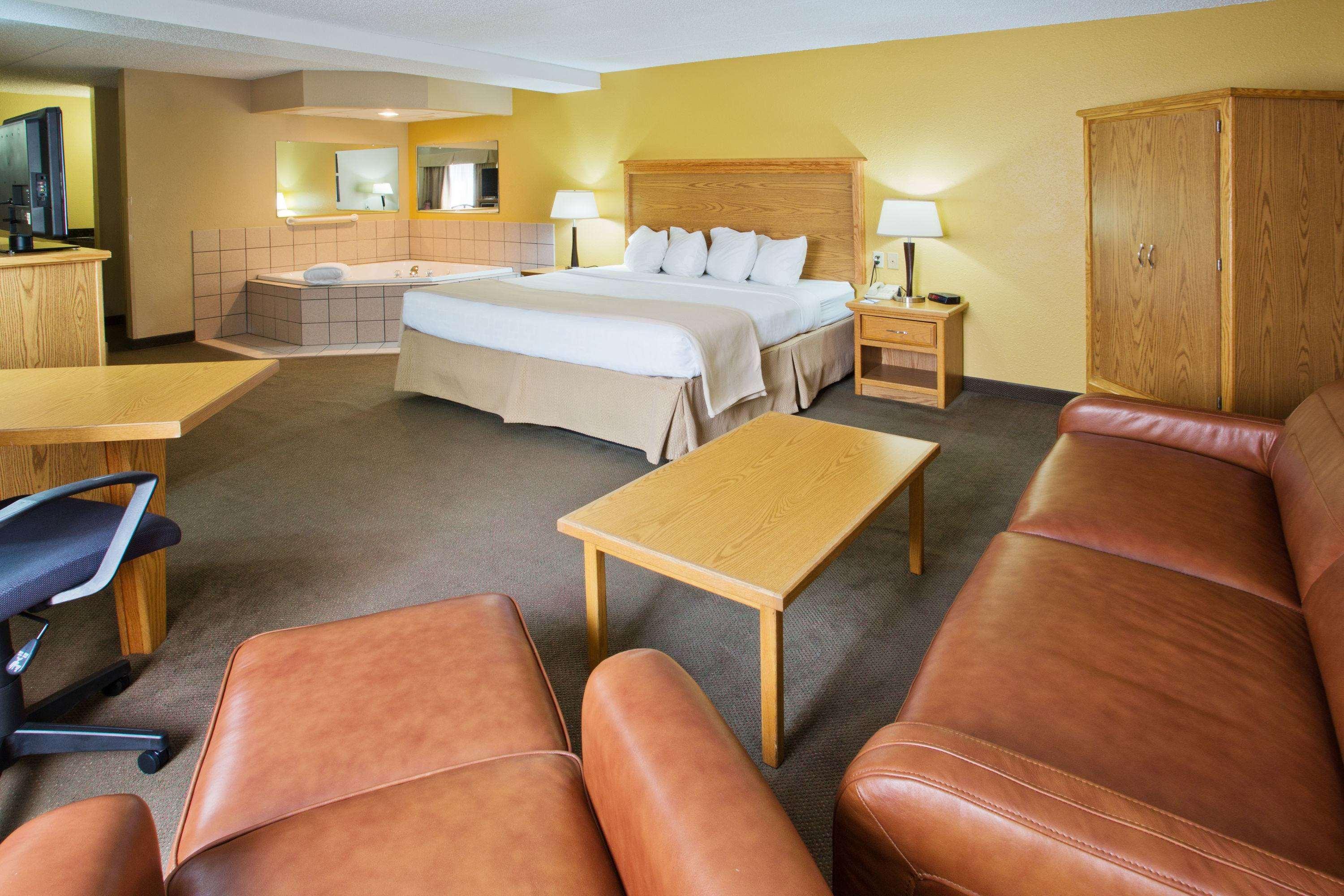 AmericInn Lodge & Suites Aberdeen-Event Center — photo 4