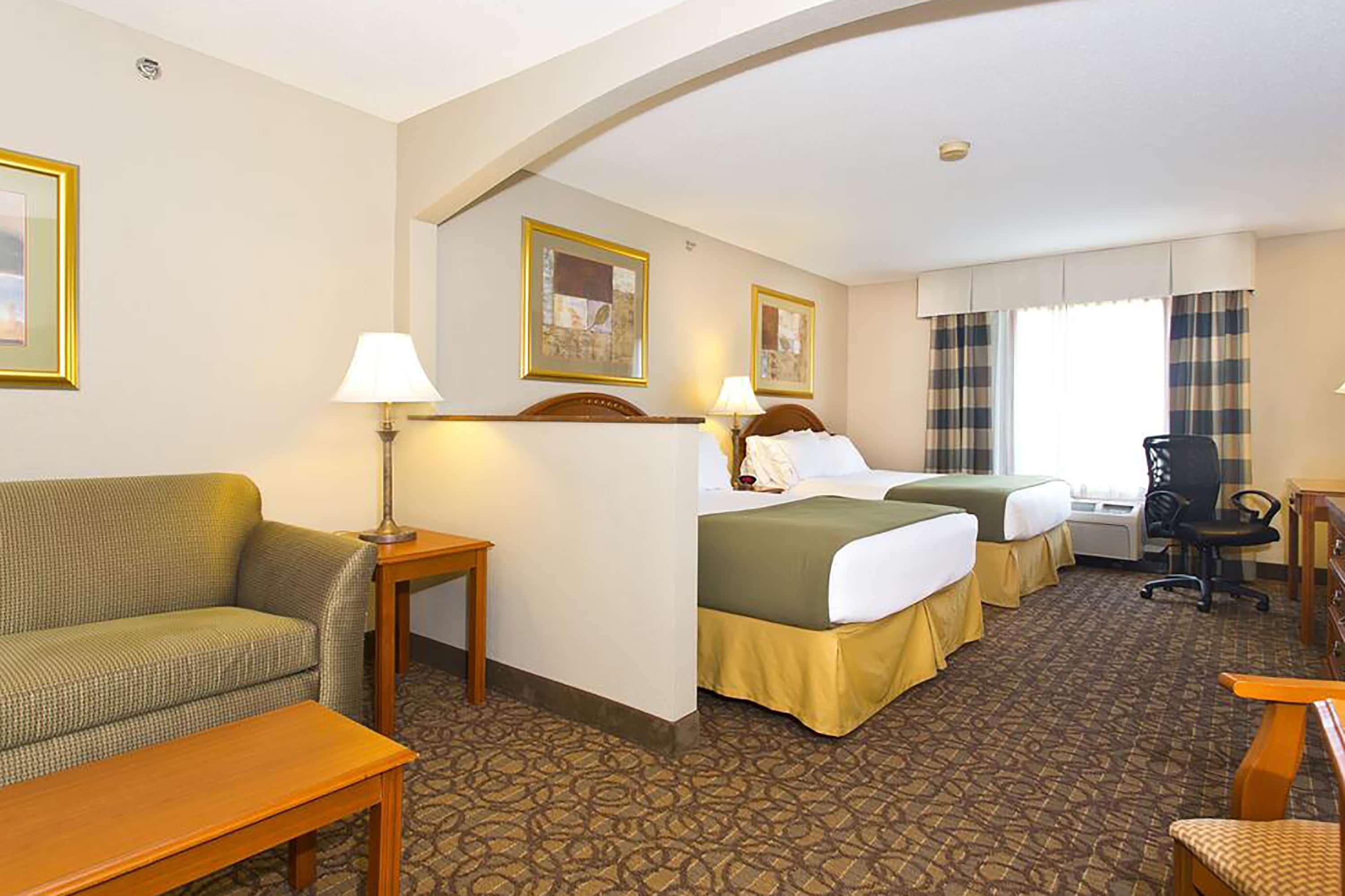 Days Inn & Suites by Wyndham Onalaska/La Crosse — photo 4