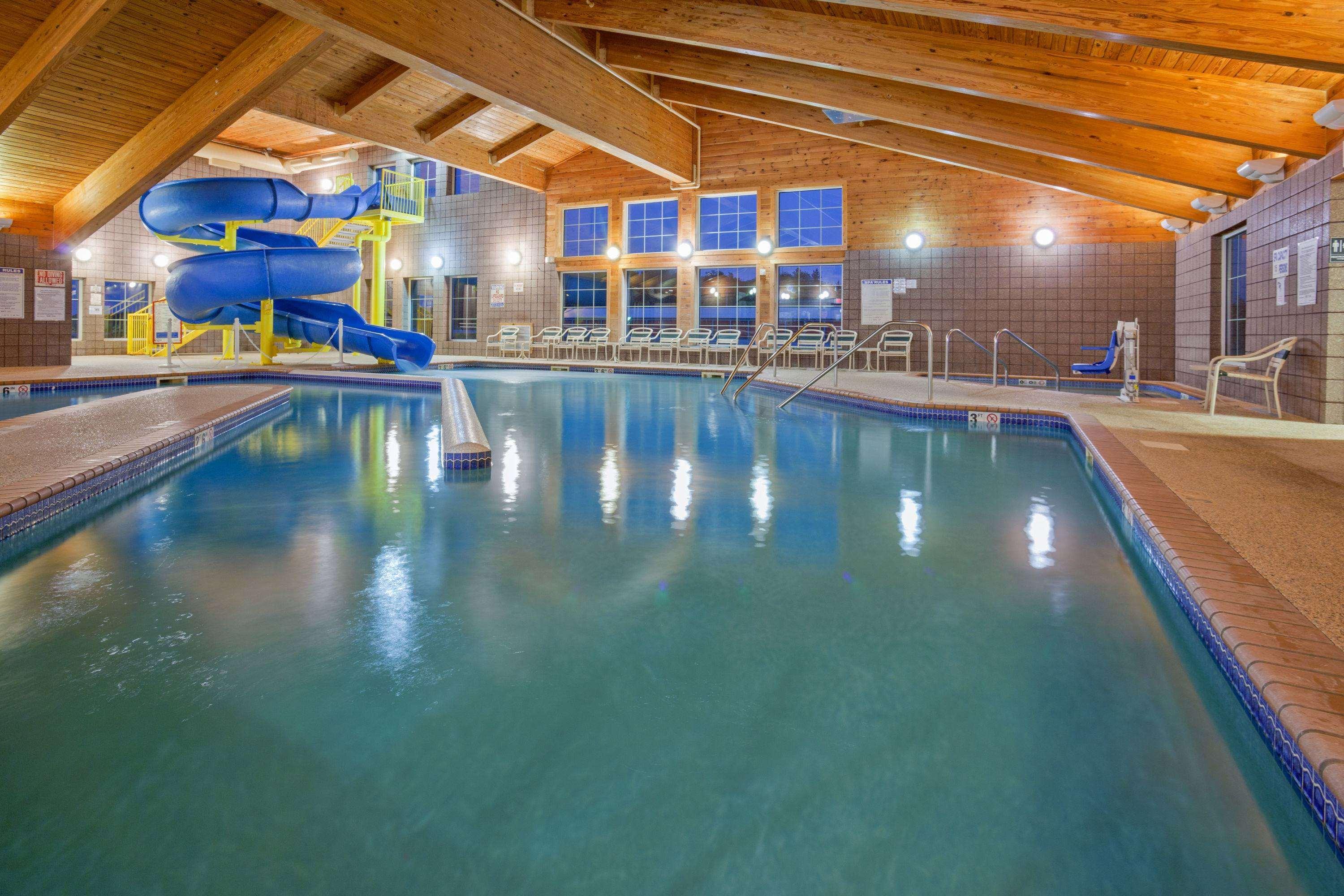 AmericInn Lodge & Suites Munising — photo 5