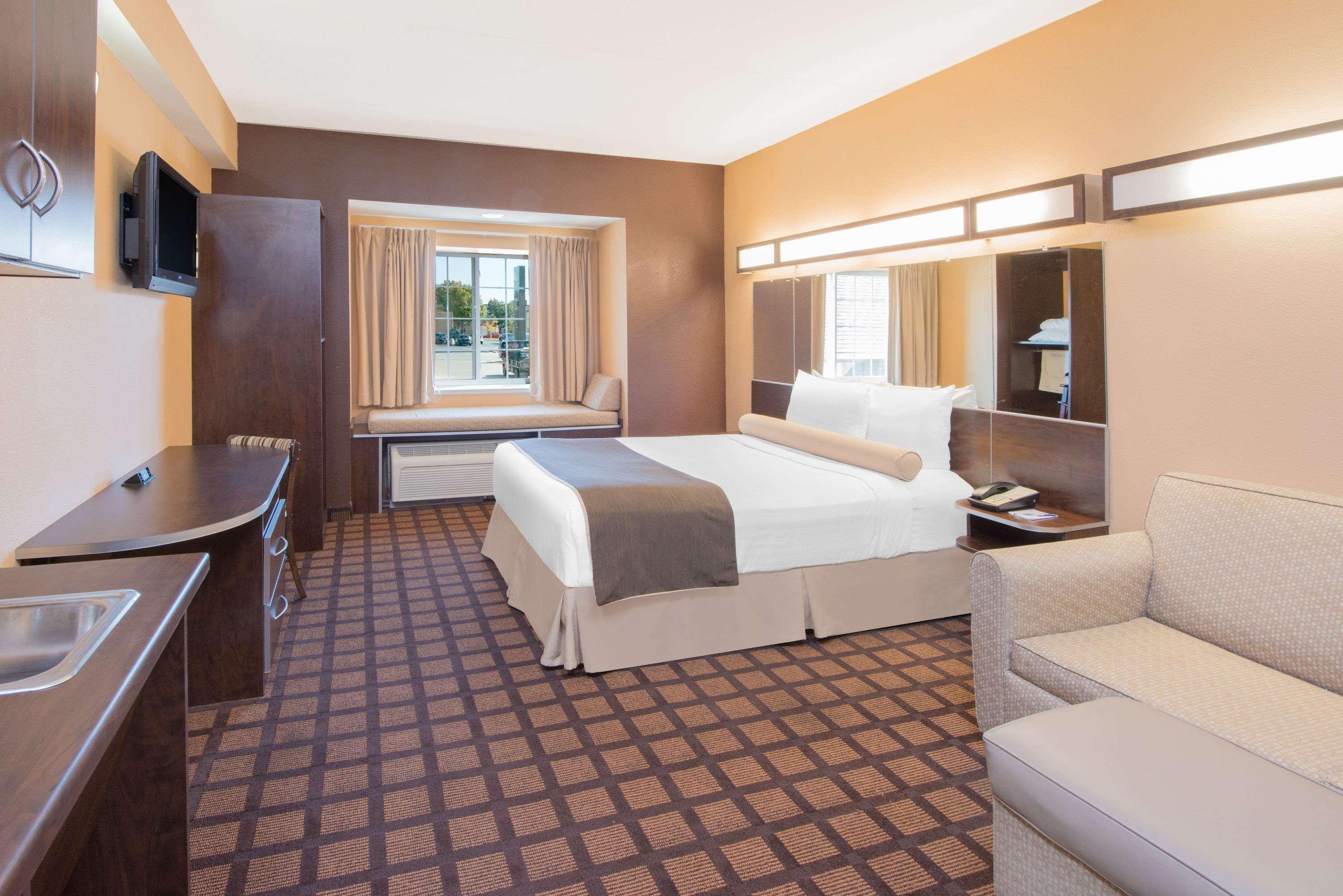 Microtel Inn & Suites by Wyndham Quincy — photo 5