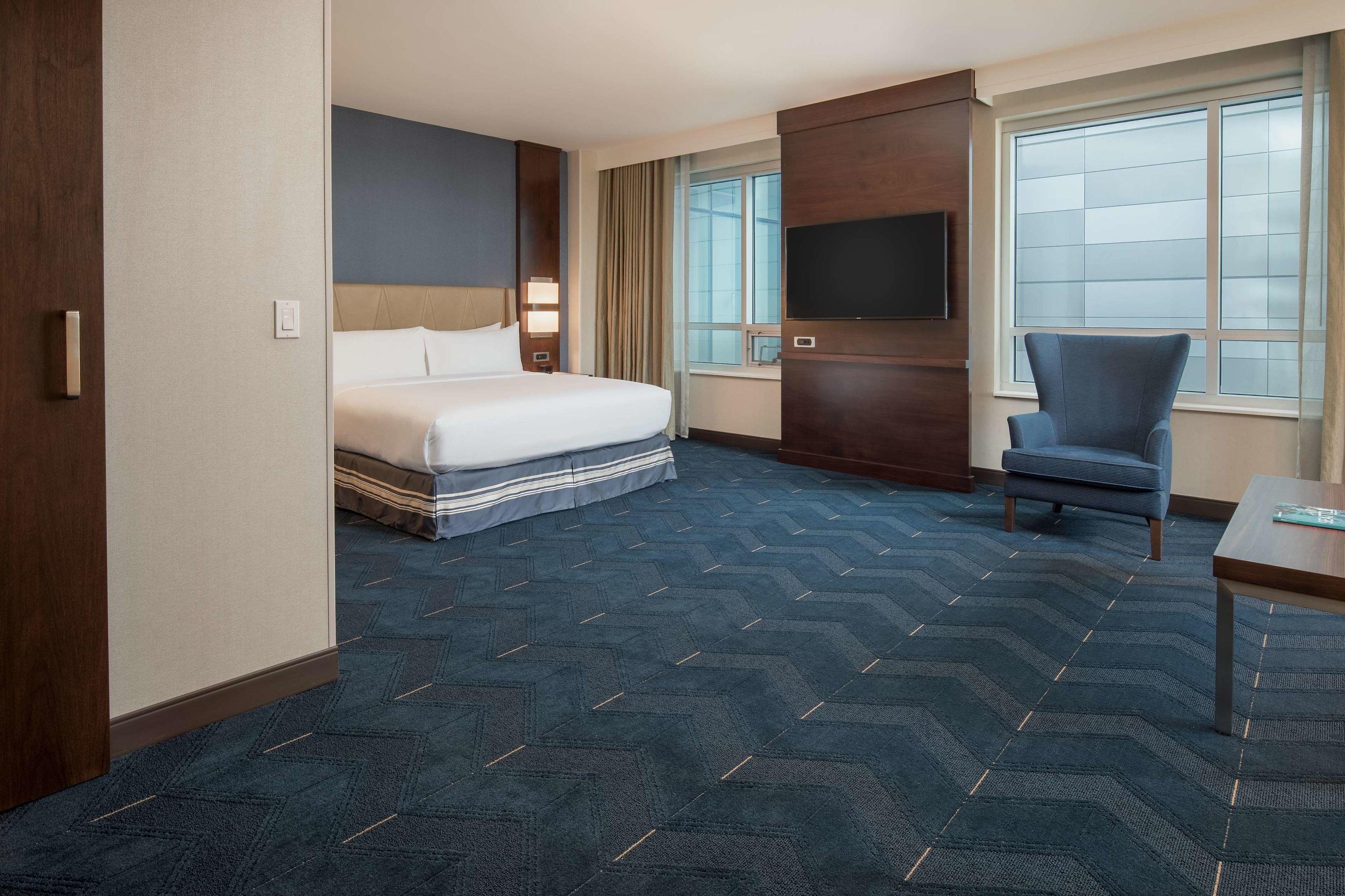 Embassy Suites by Hilton Seattle Downtown Pioneer Square — photo 5