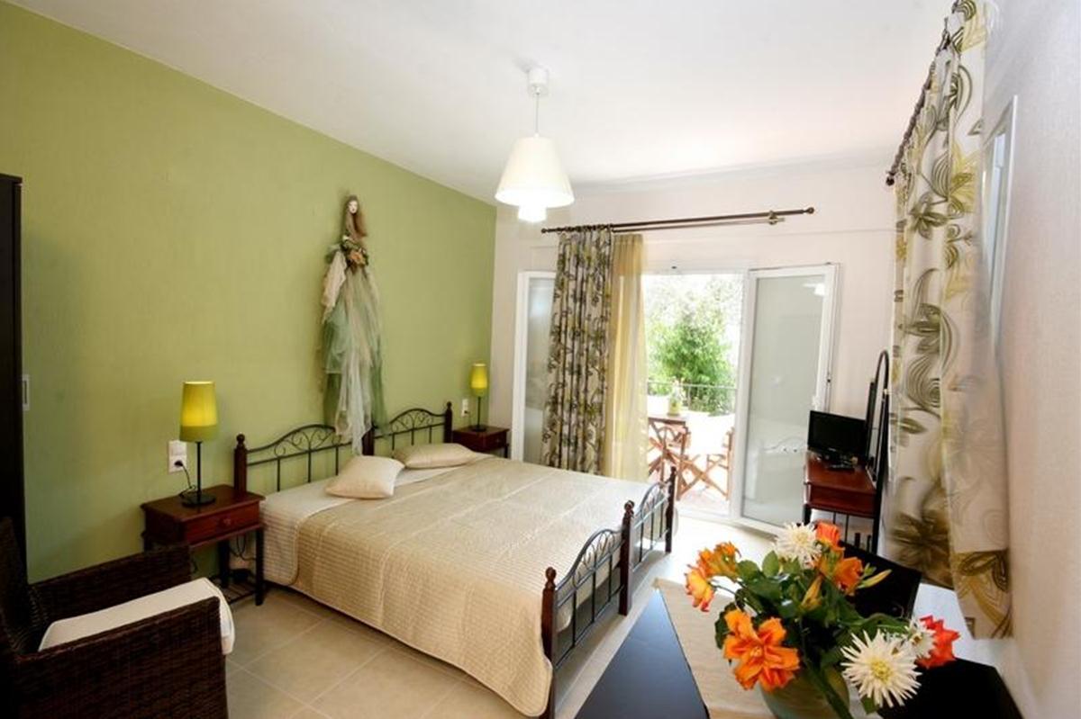 Syraina Studios & Rooms — photo 4