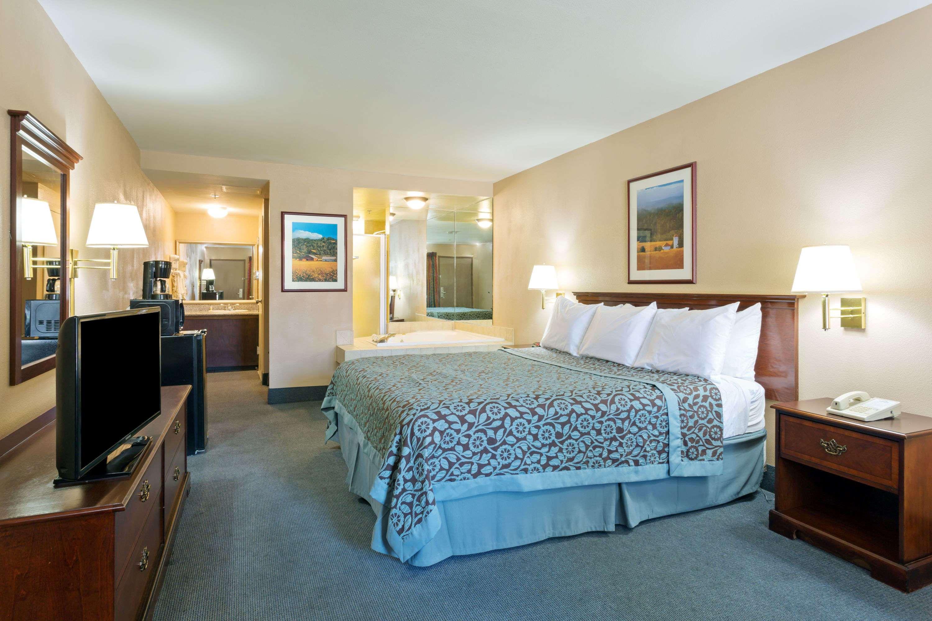 Days Inn Fontana / Rialto — photo 4