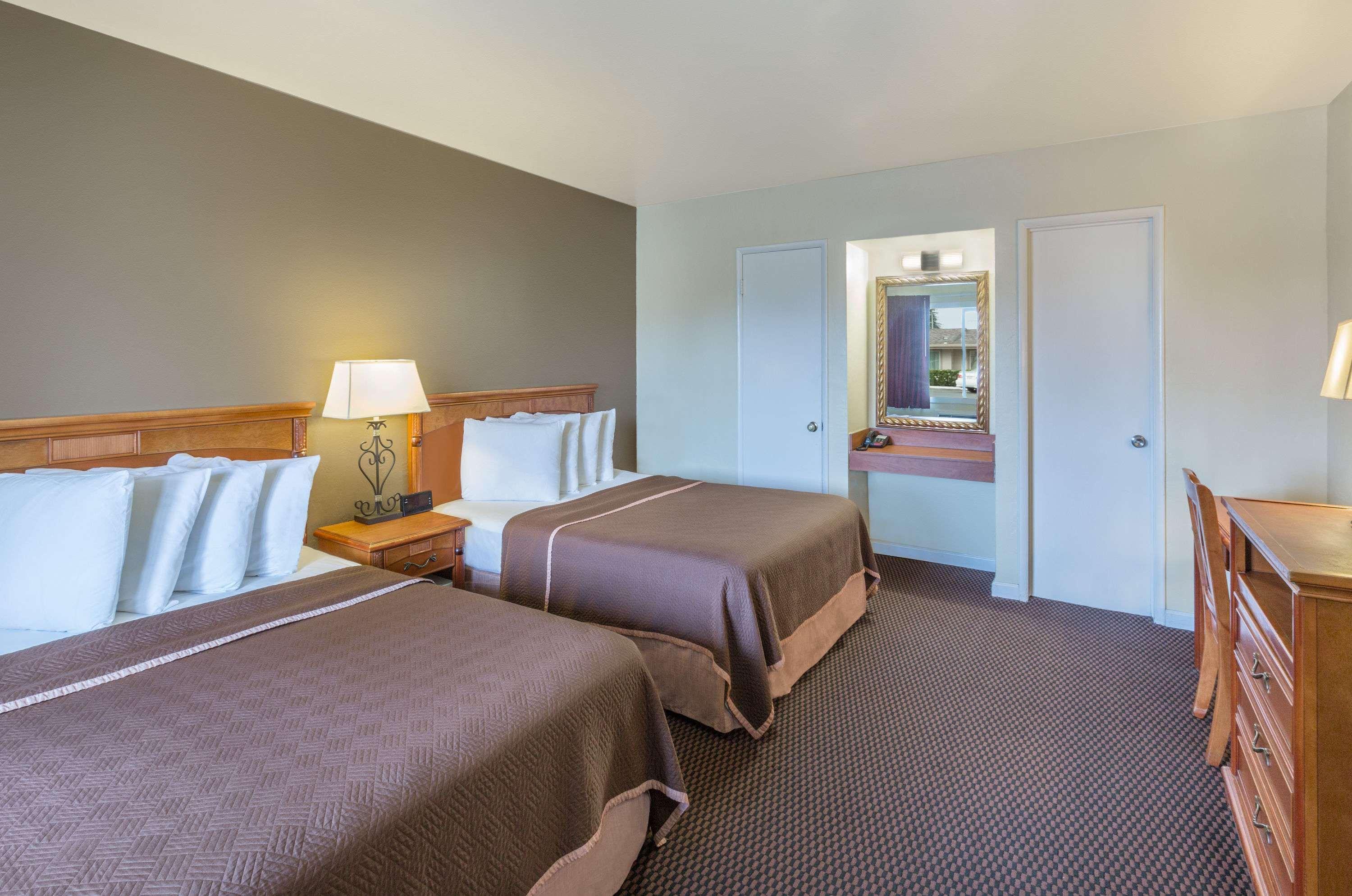 Travelodge by Wyndham Santa Rosa Wine Country — photo 3