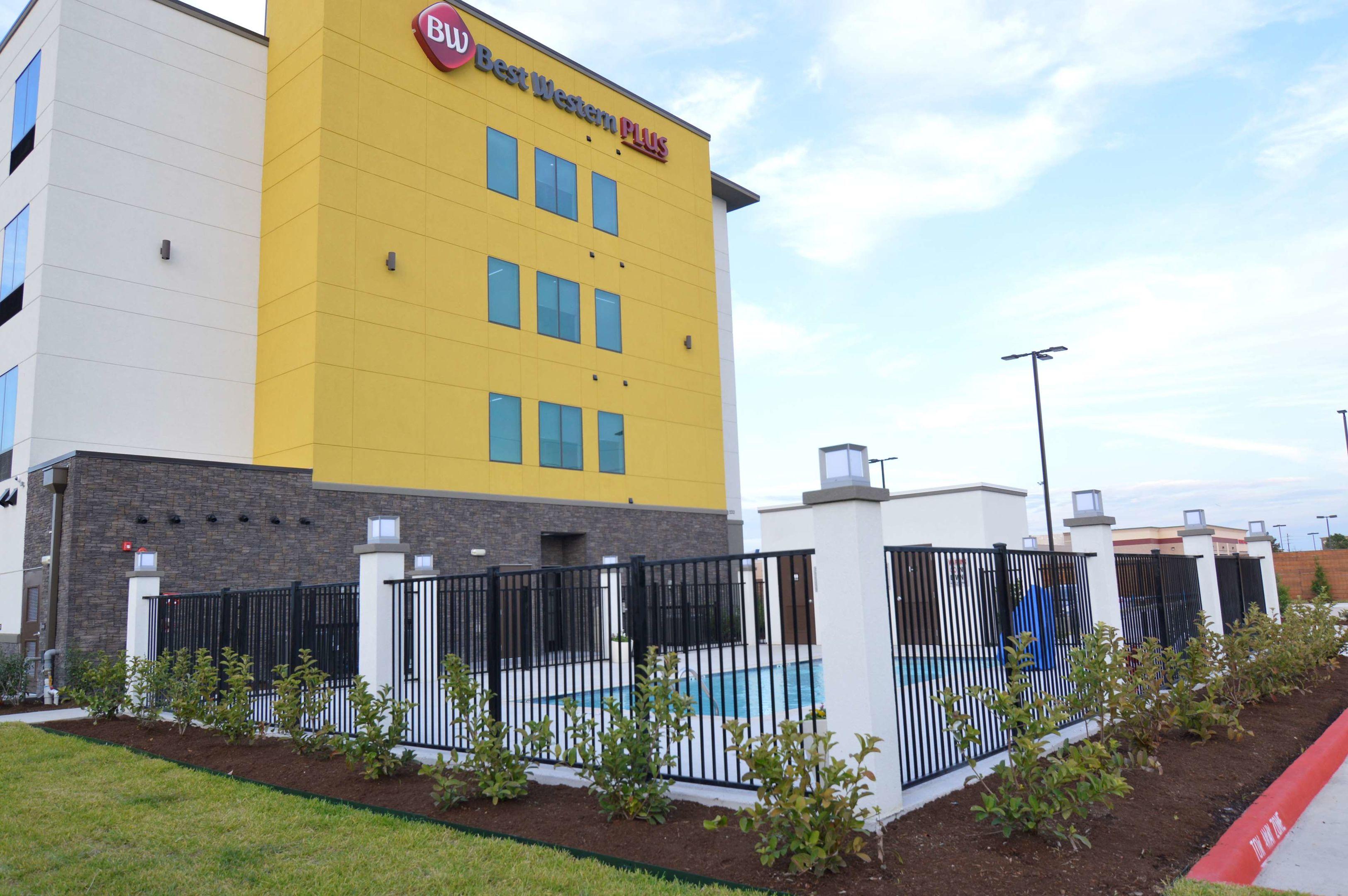 Best Western Plus Houston I-45 North Inn & Suites — photo 4