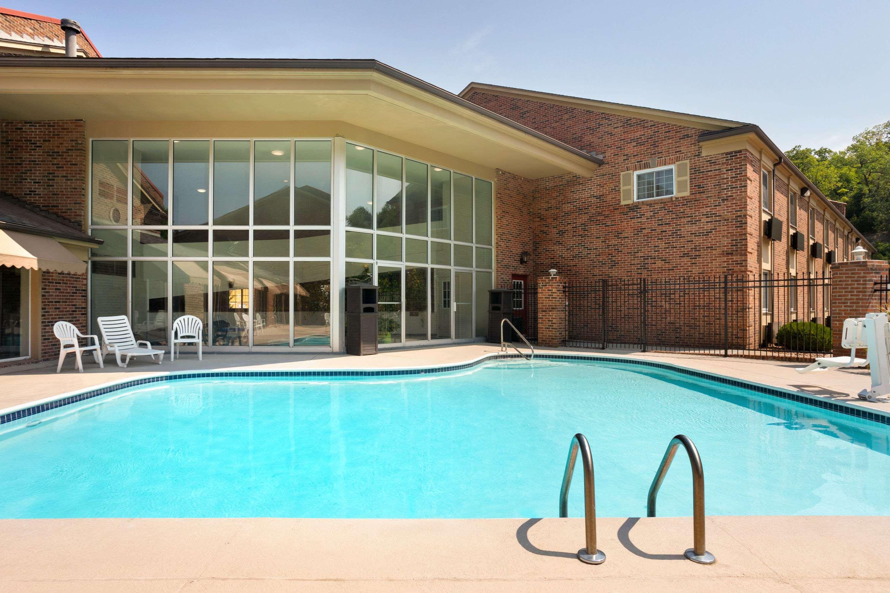 Baymont by Wyndham Kansas City — photo 3