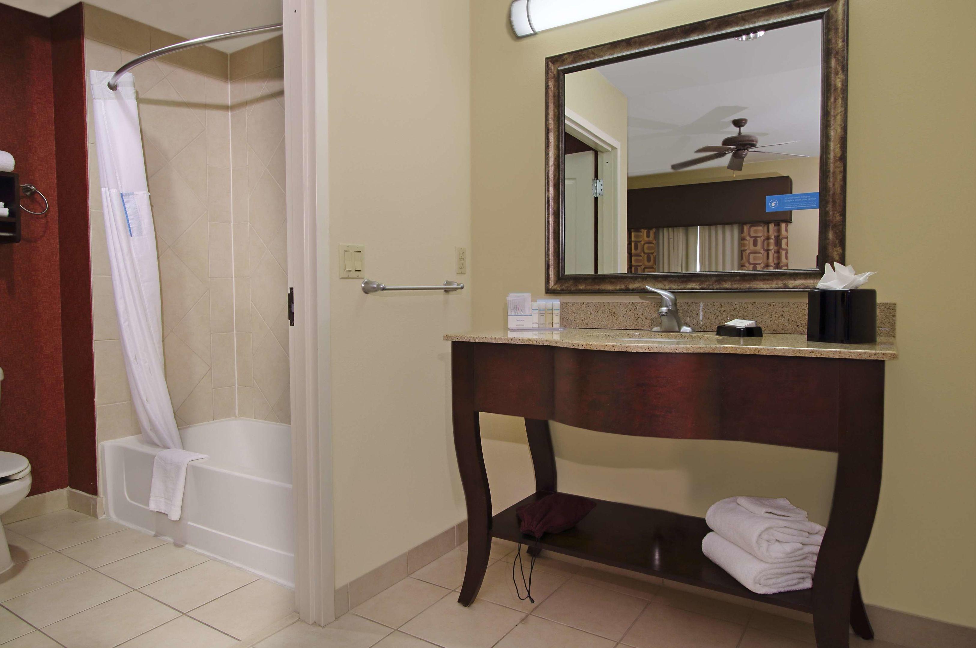 Hampton Inn & Suites Conroe - I-45 North — photo 4