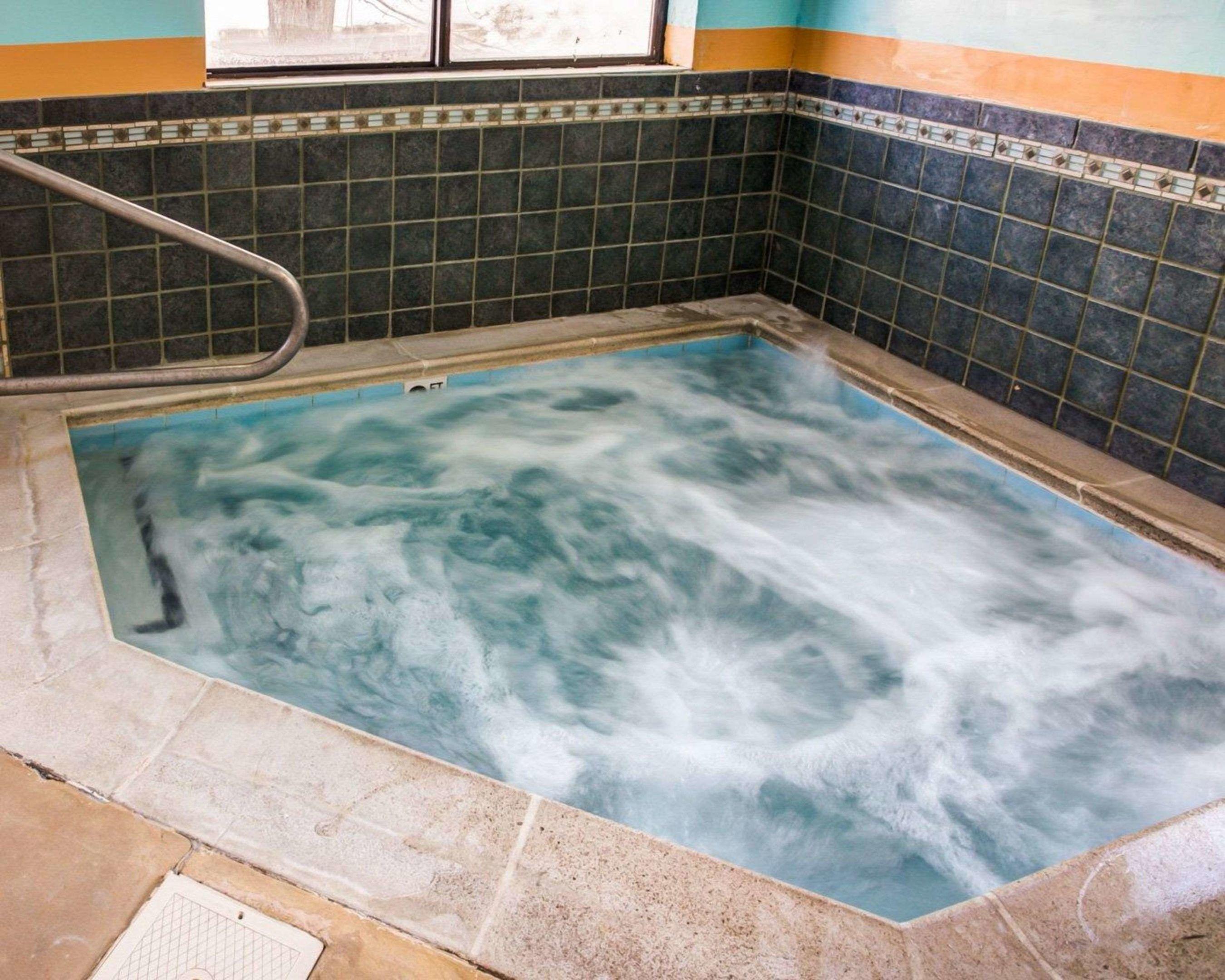 Comfort Suites — photo 5