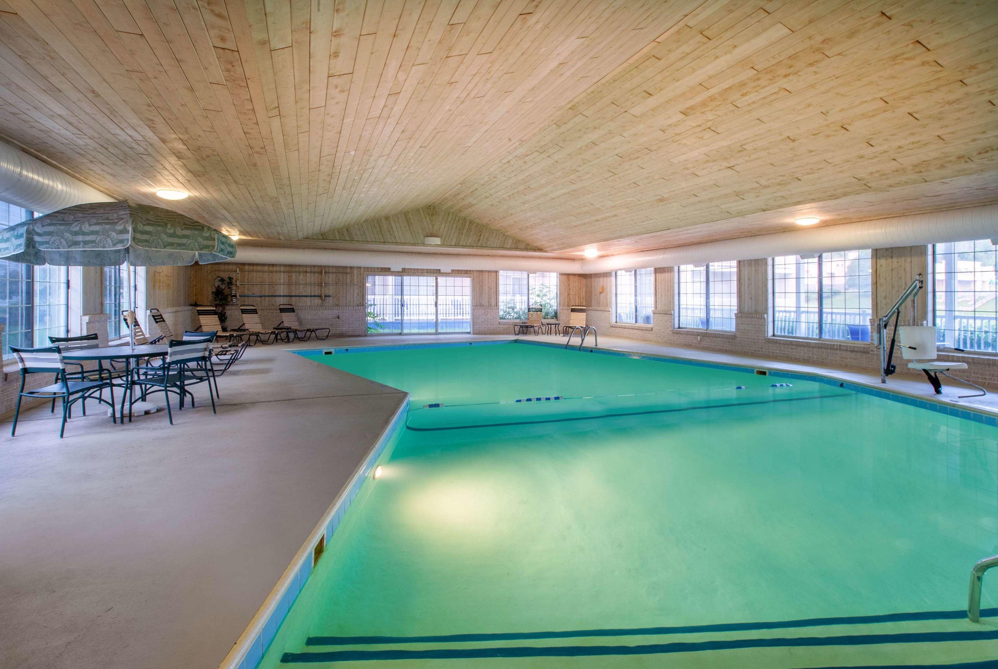 Days Inn Petoskey — photo 4