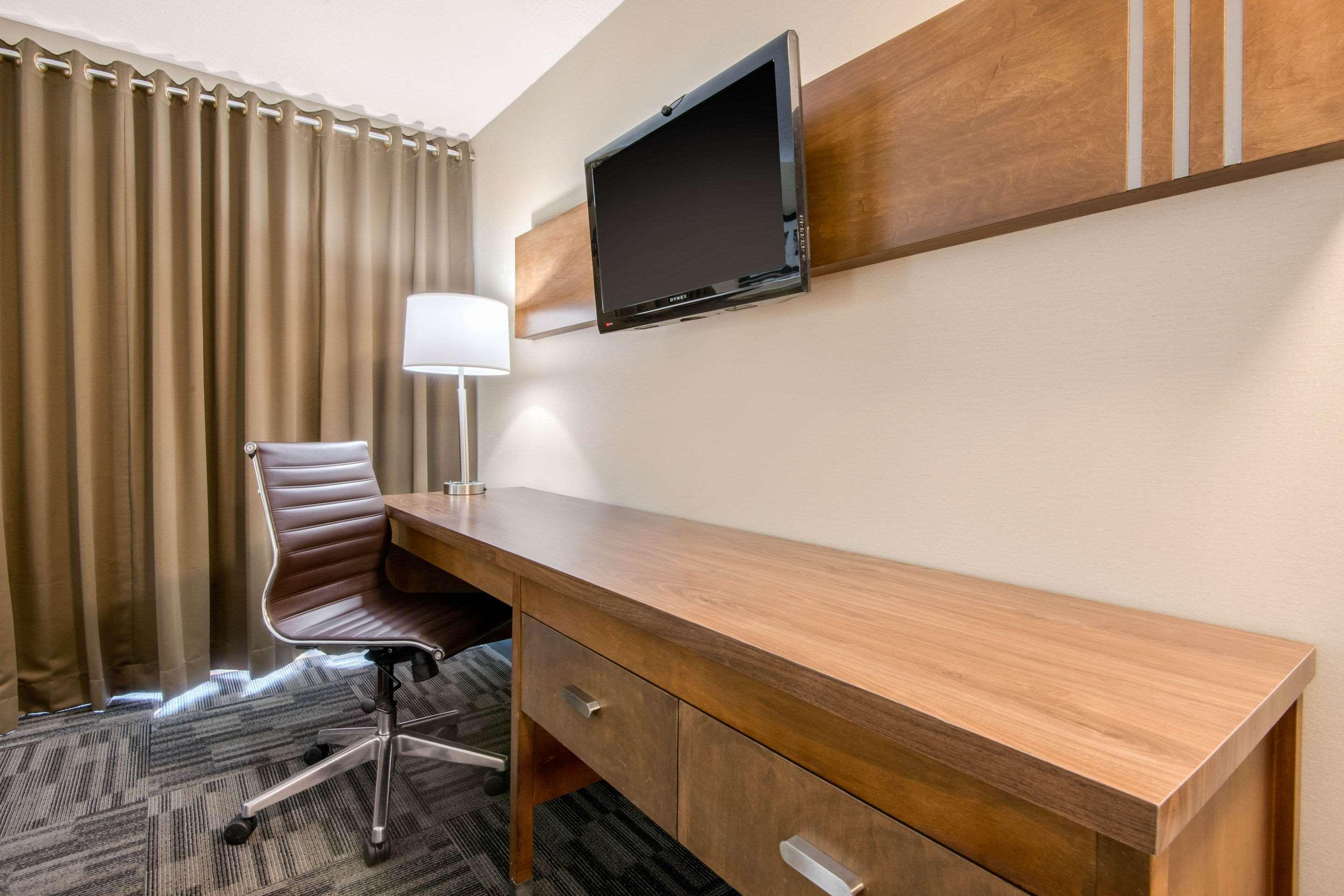 Quality Inn & Conference Centre — photo 5