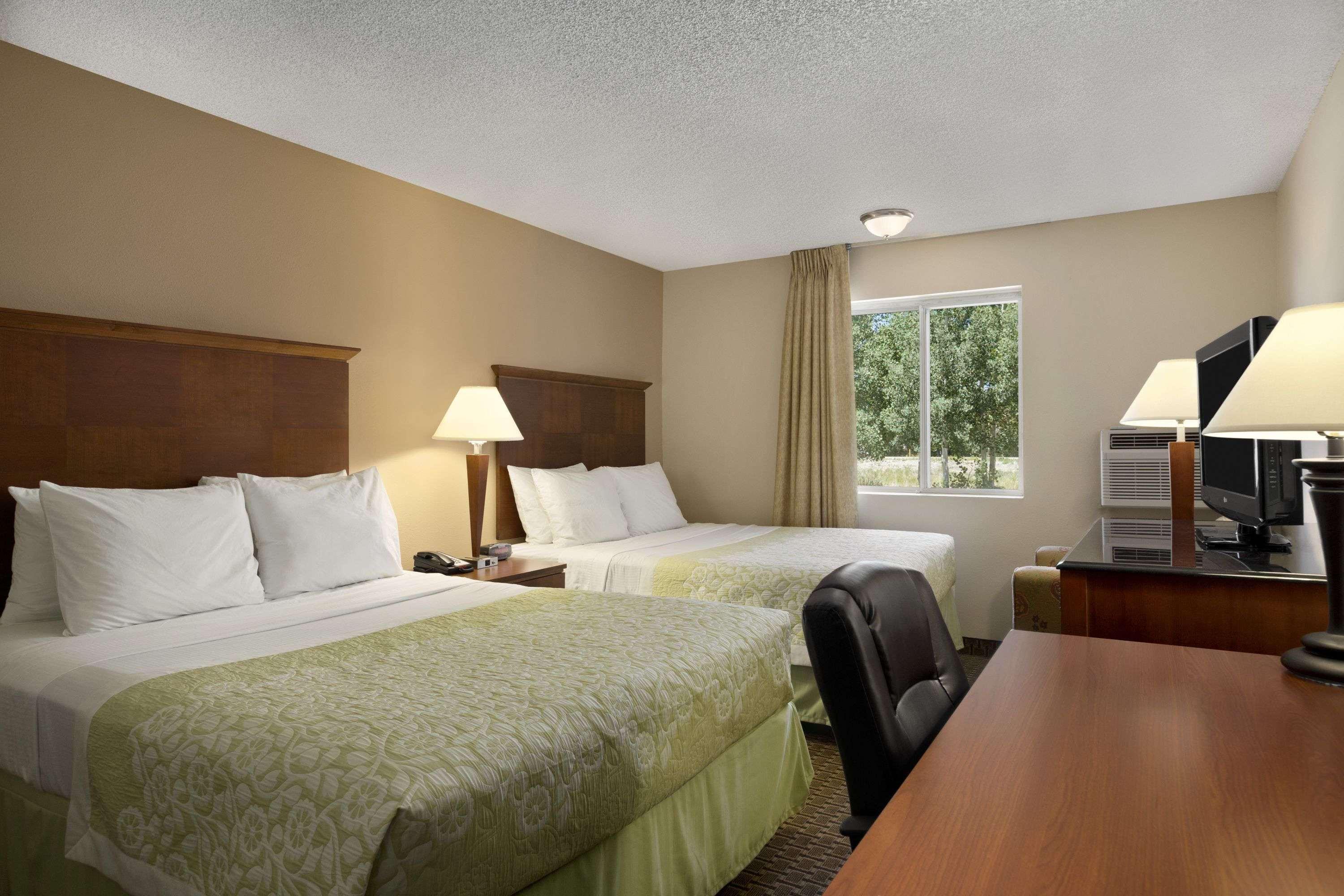 Days Inn & Suites Gunnison — photo 4