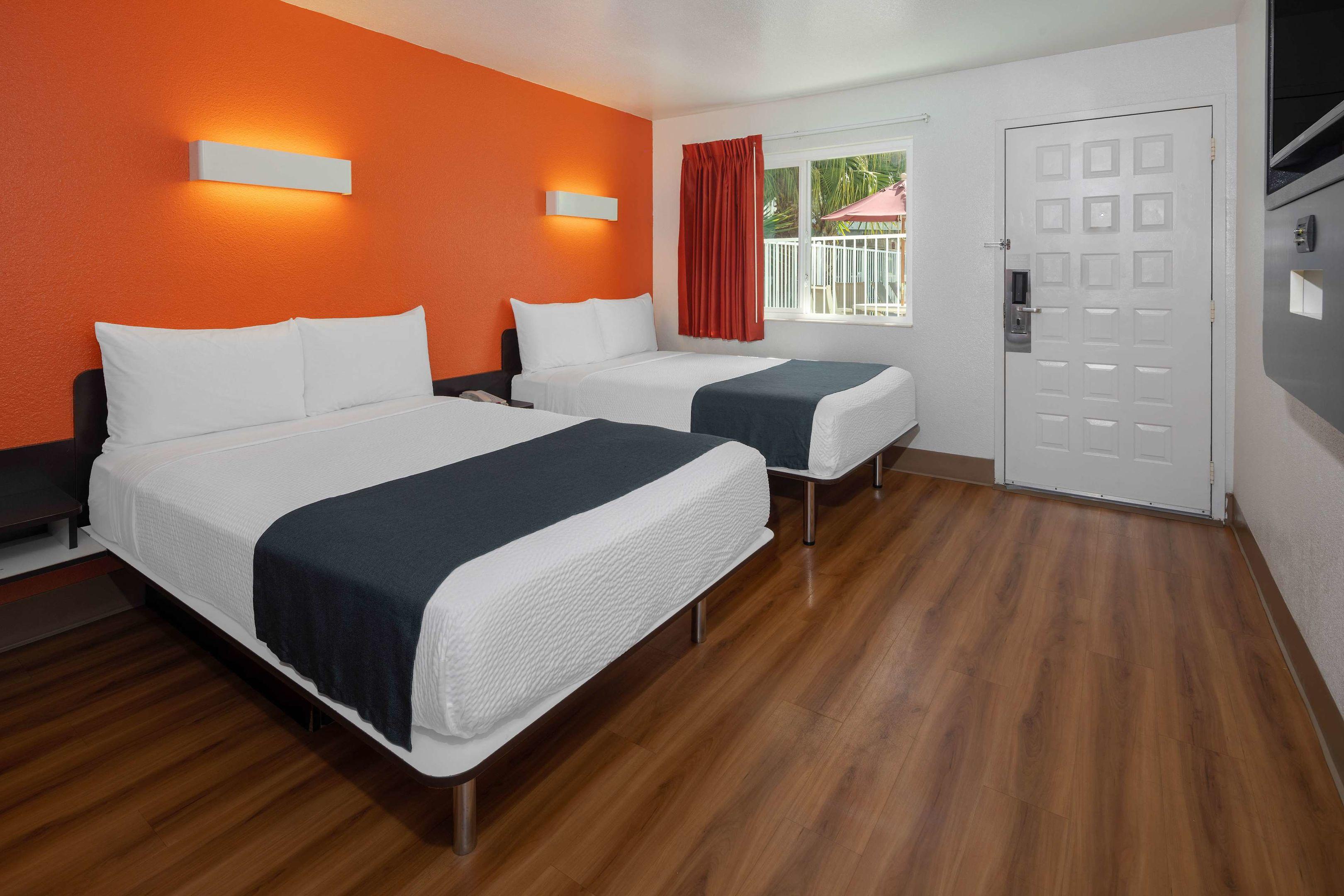 Motel 6 Santa Barbara - Carpinteria South — photo 4