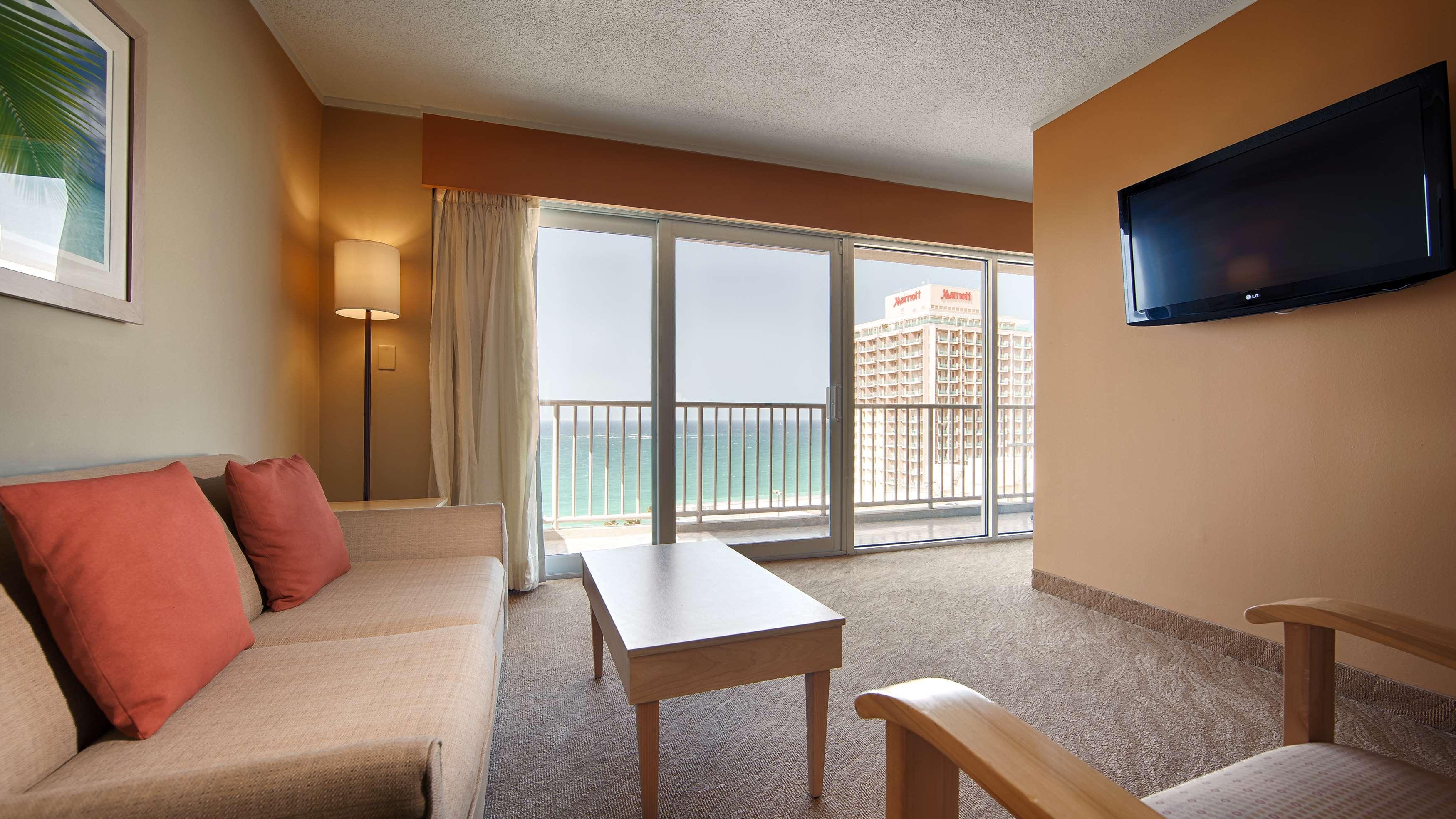 Best Western Plus Condado Palm Inn & Suites — photo 4