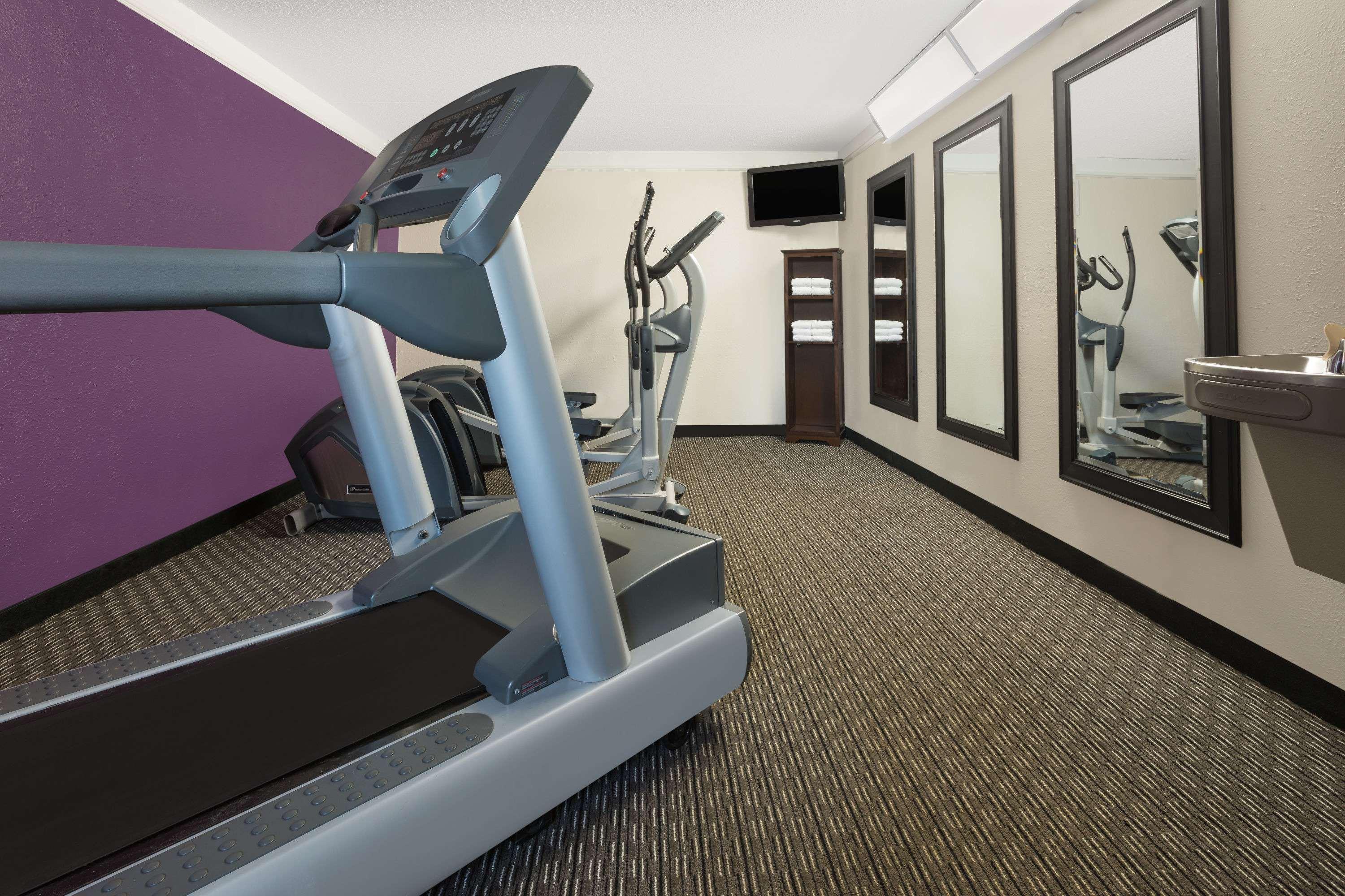 Baymont Inn & Suites Greenville Woodruff Rd — photo 4