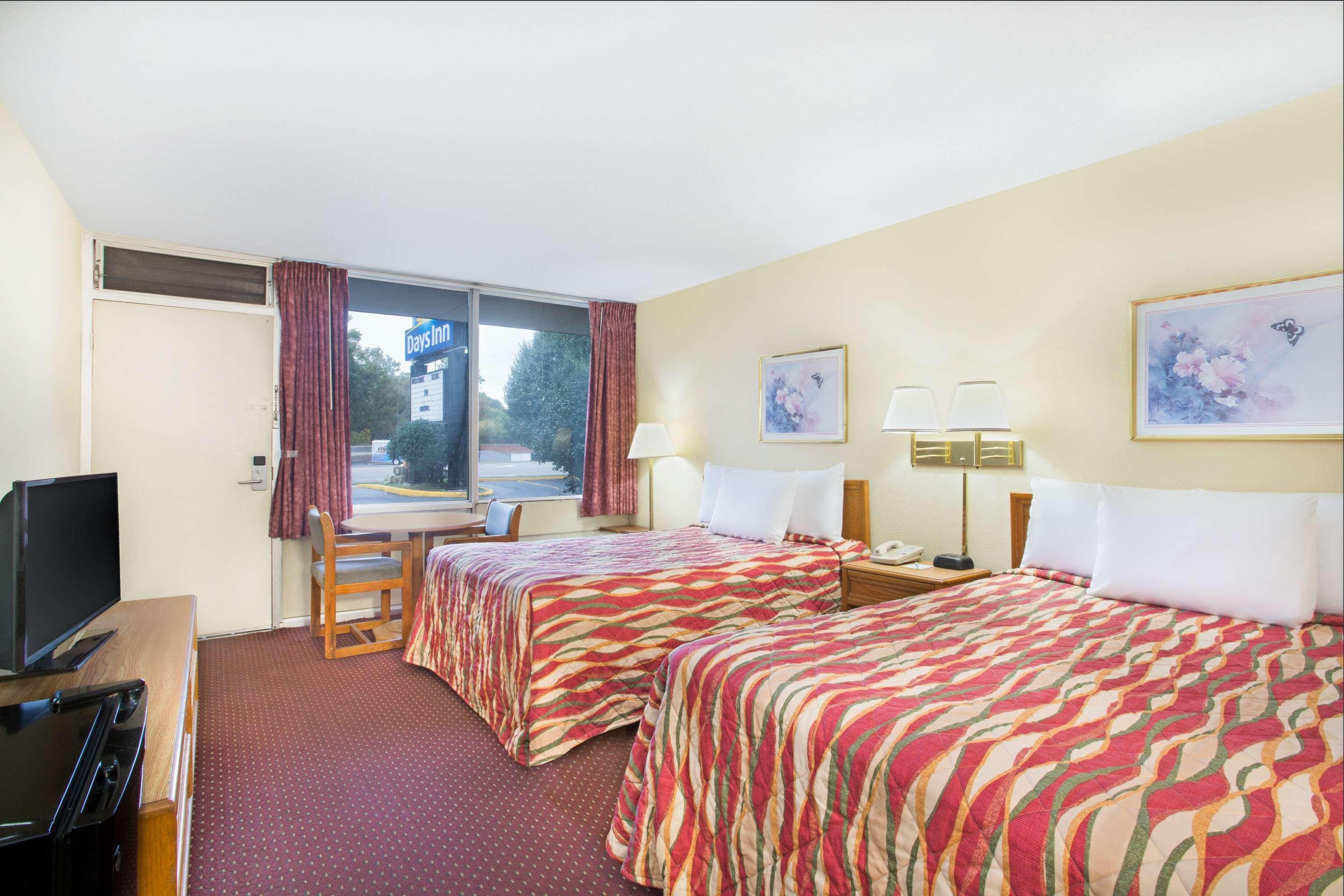 Days Inn Bristol Parkway — photo 5