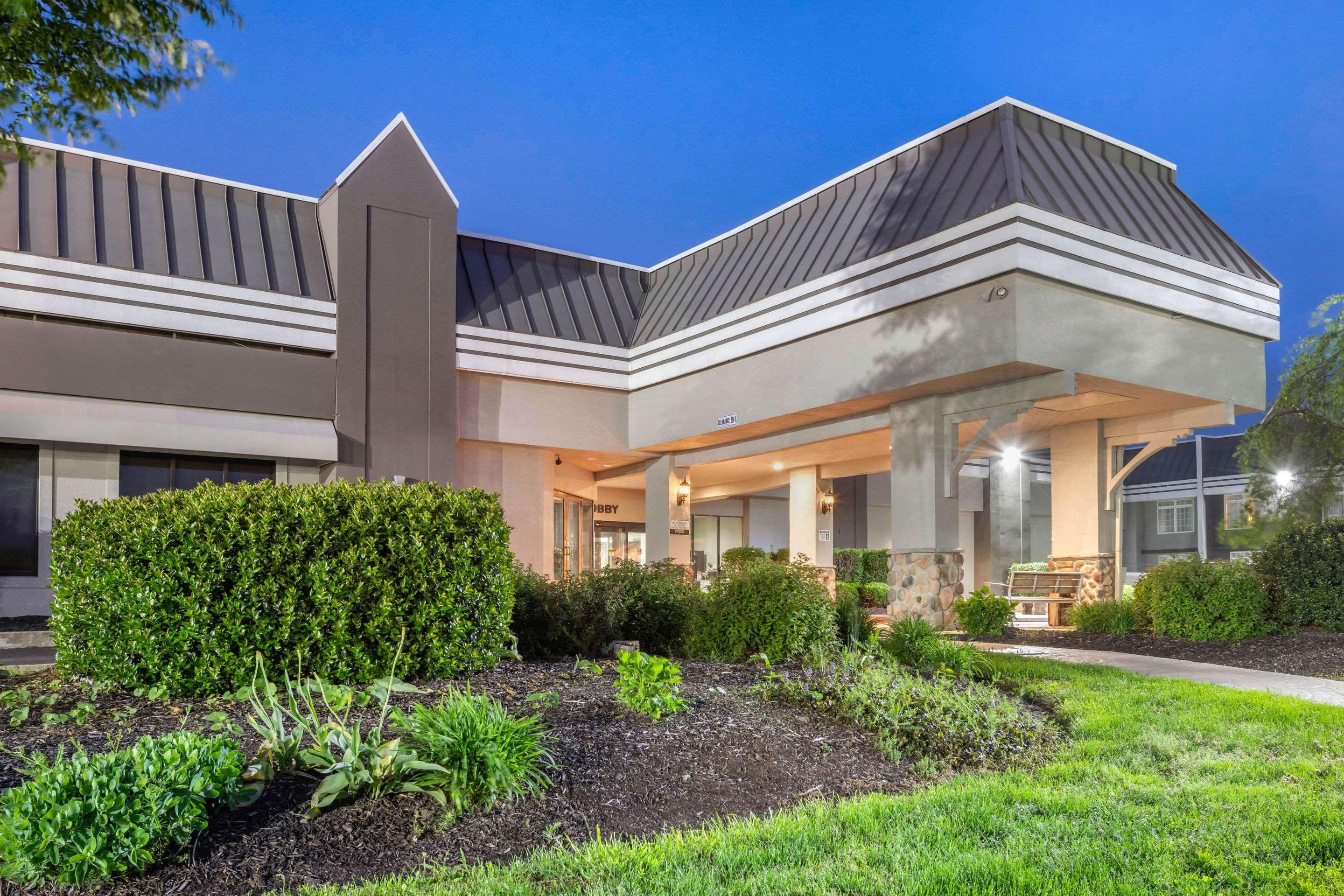 Clarion Hotel And Conference Center Harrisburg West — photo 3
