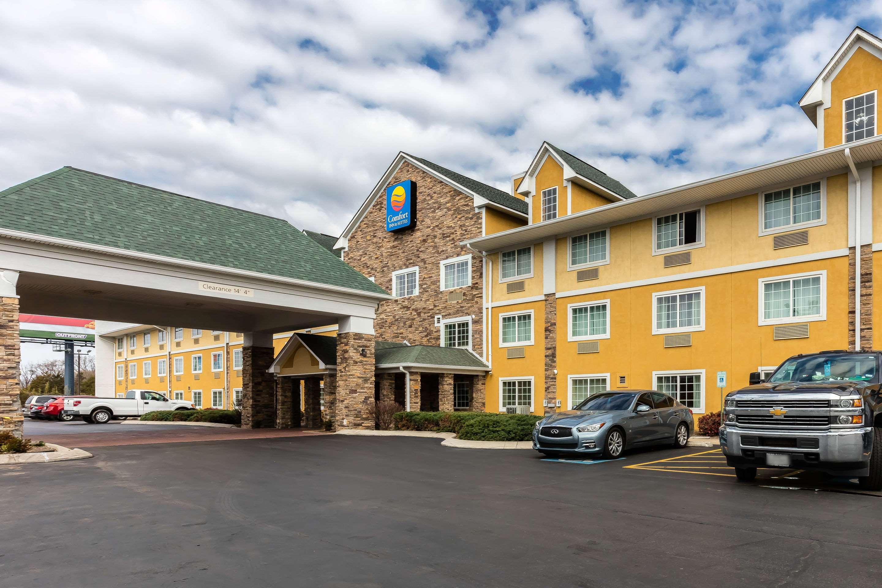 Comfort Inn & Suites Antioch — photo 3