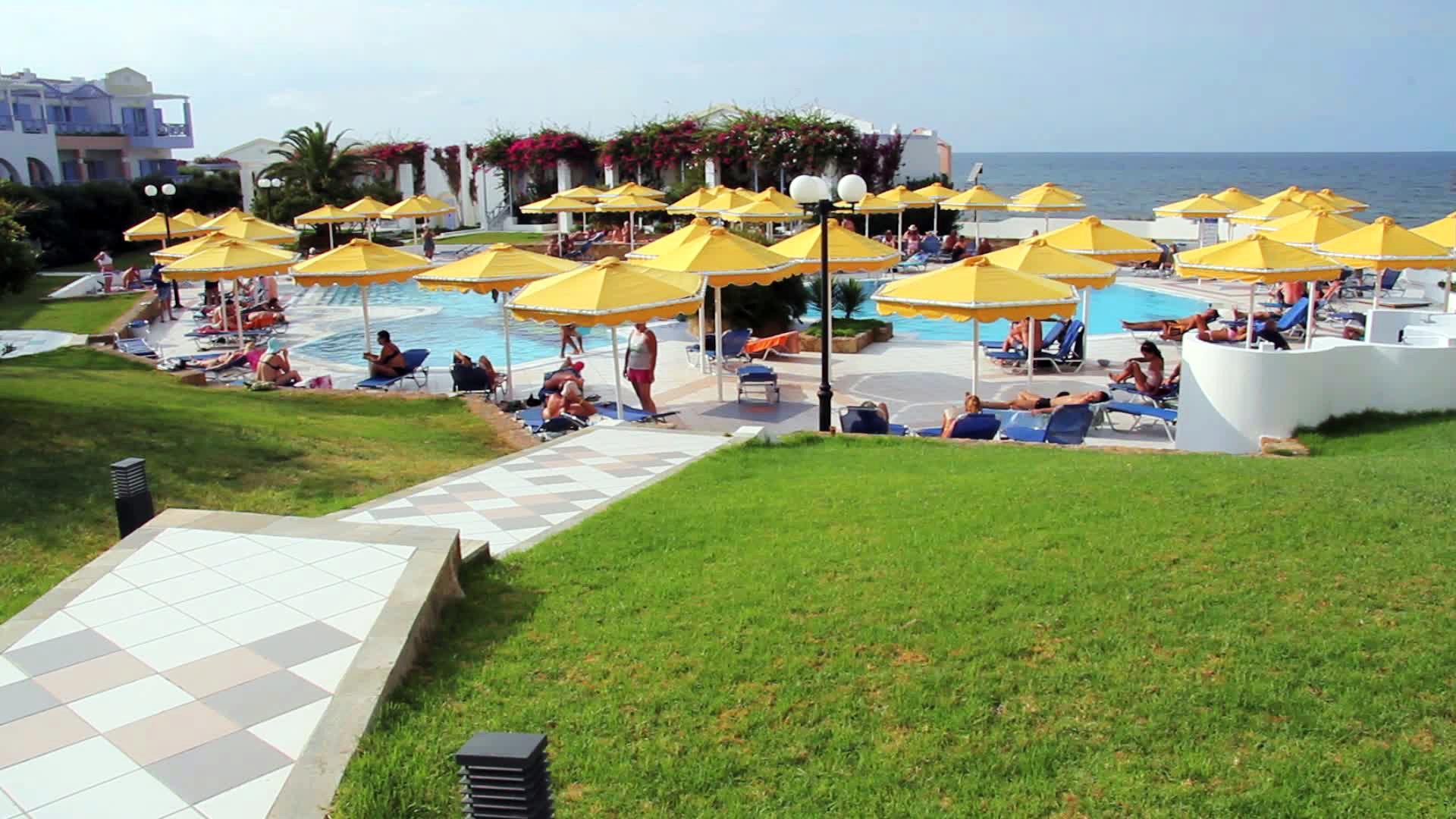 Serita Beach Hotel — photo 4