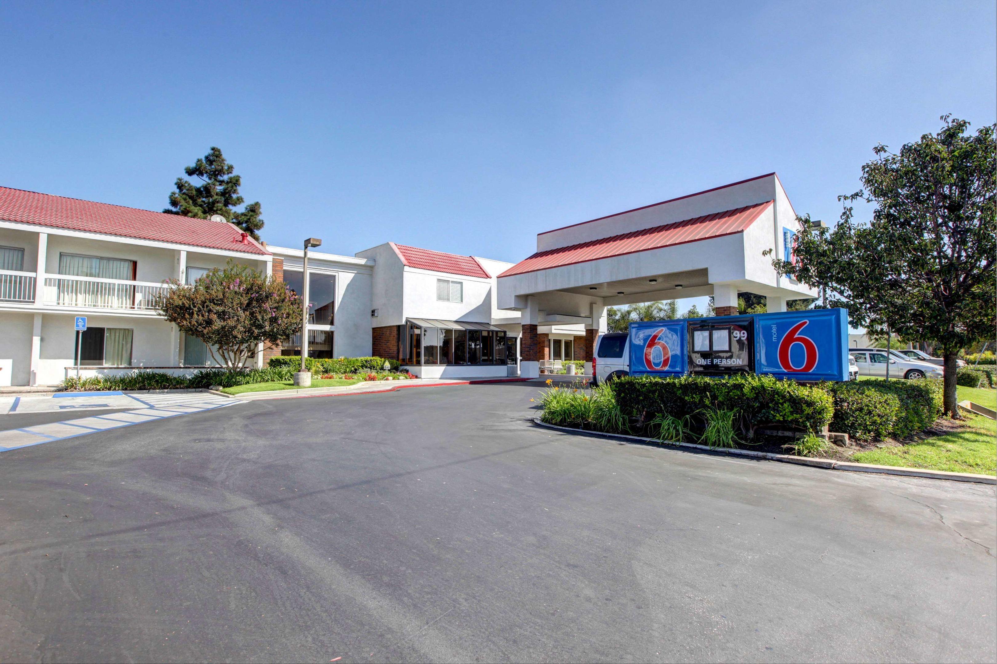 Motel 6 Irvine Orange County Airport — photo 3