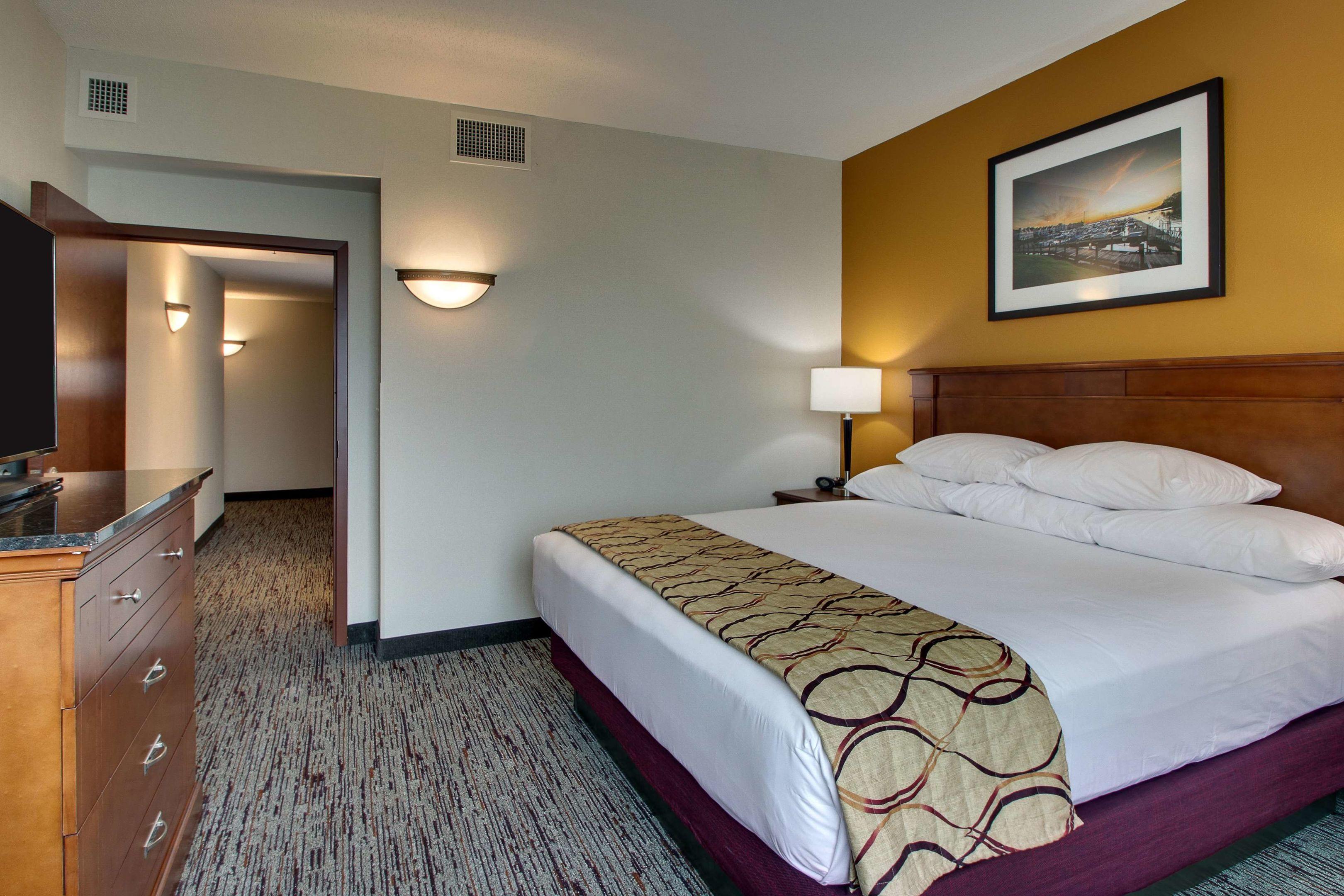Drury Inn & Suites Northlake Charlotte — photo 4