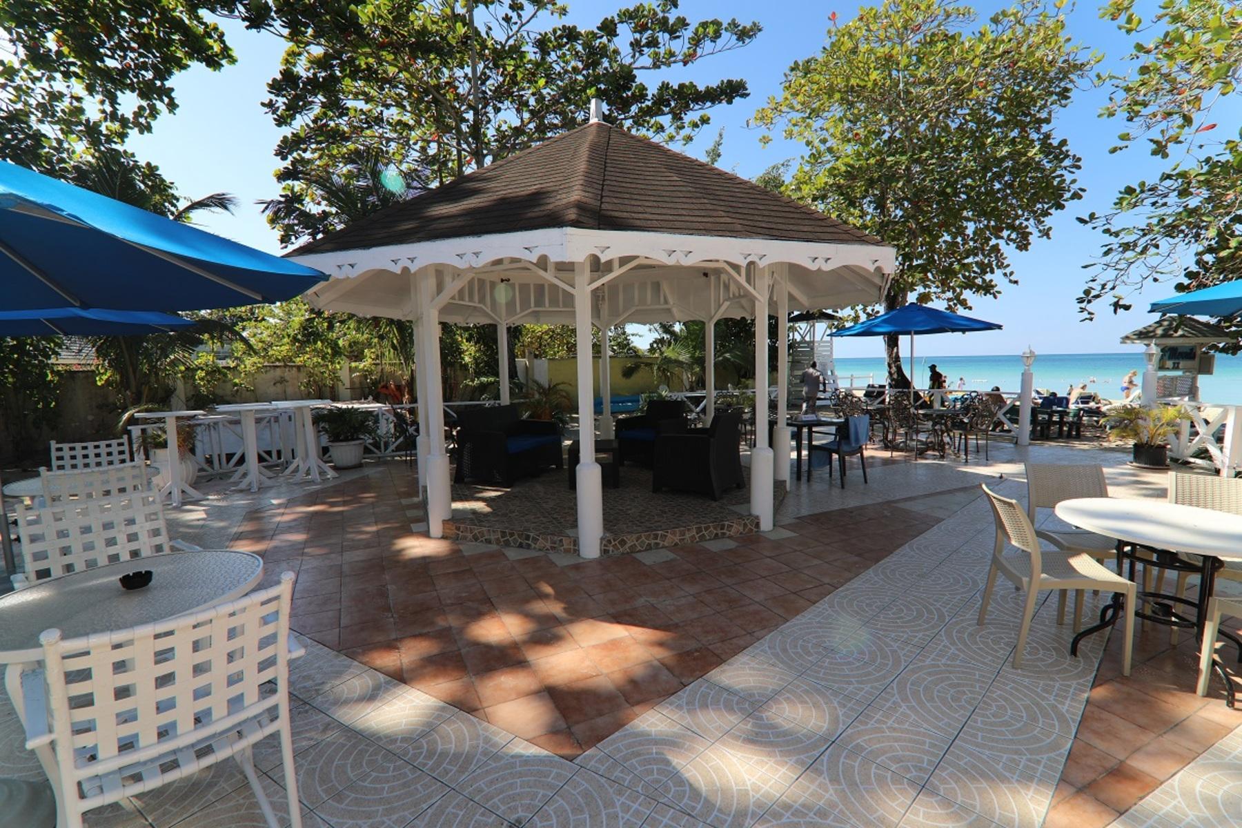 Merril's Beach Resort II — photo 5