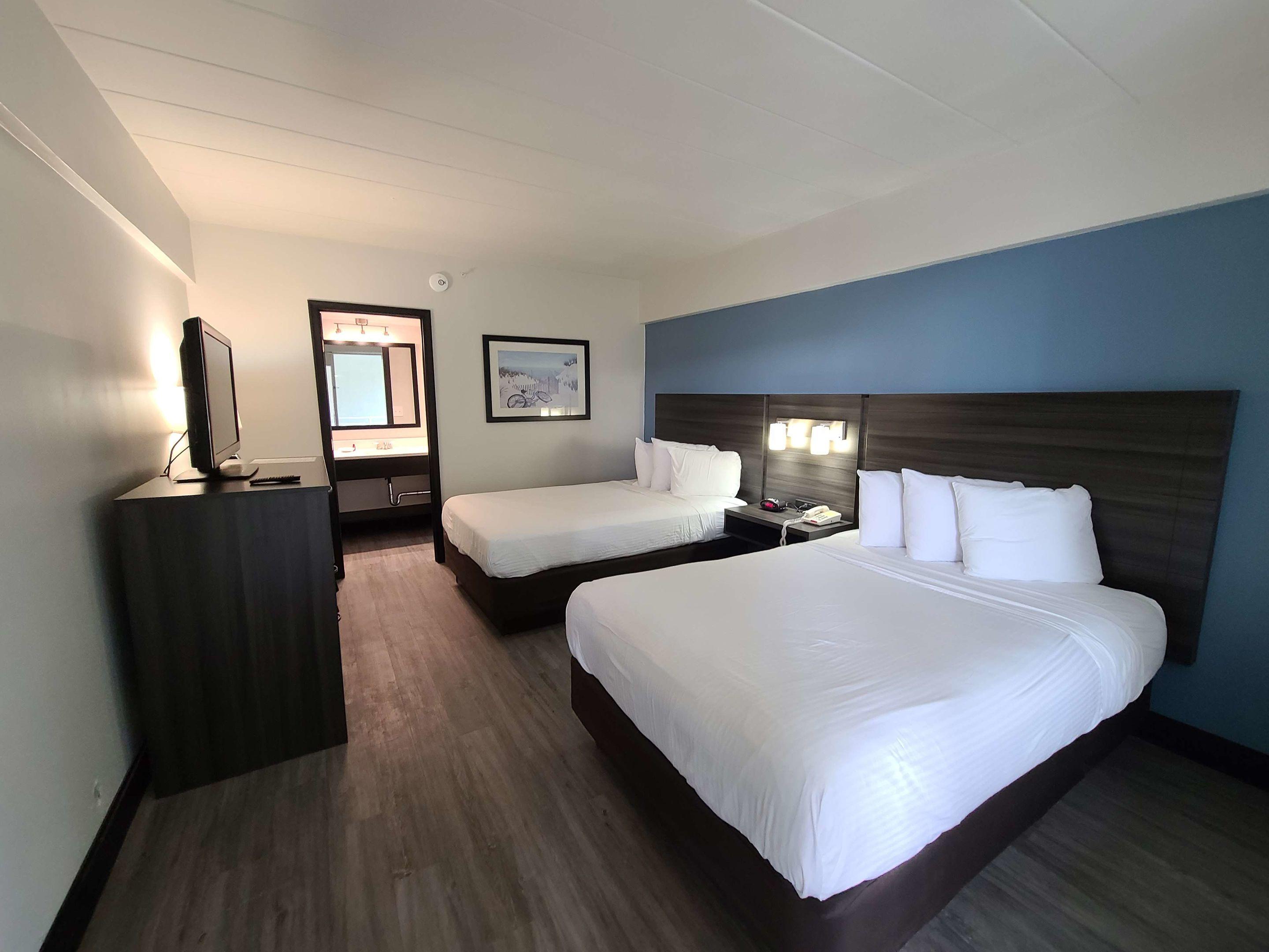 Royal Clipper Inn & Suites — photo 4