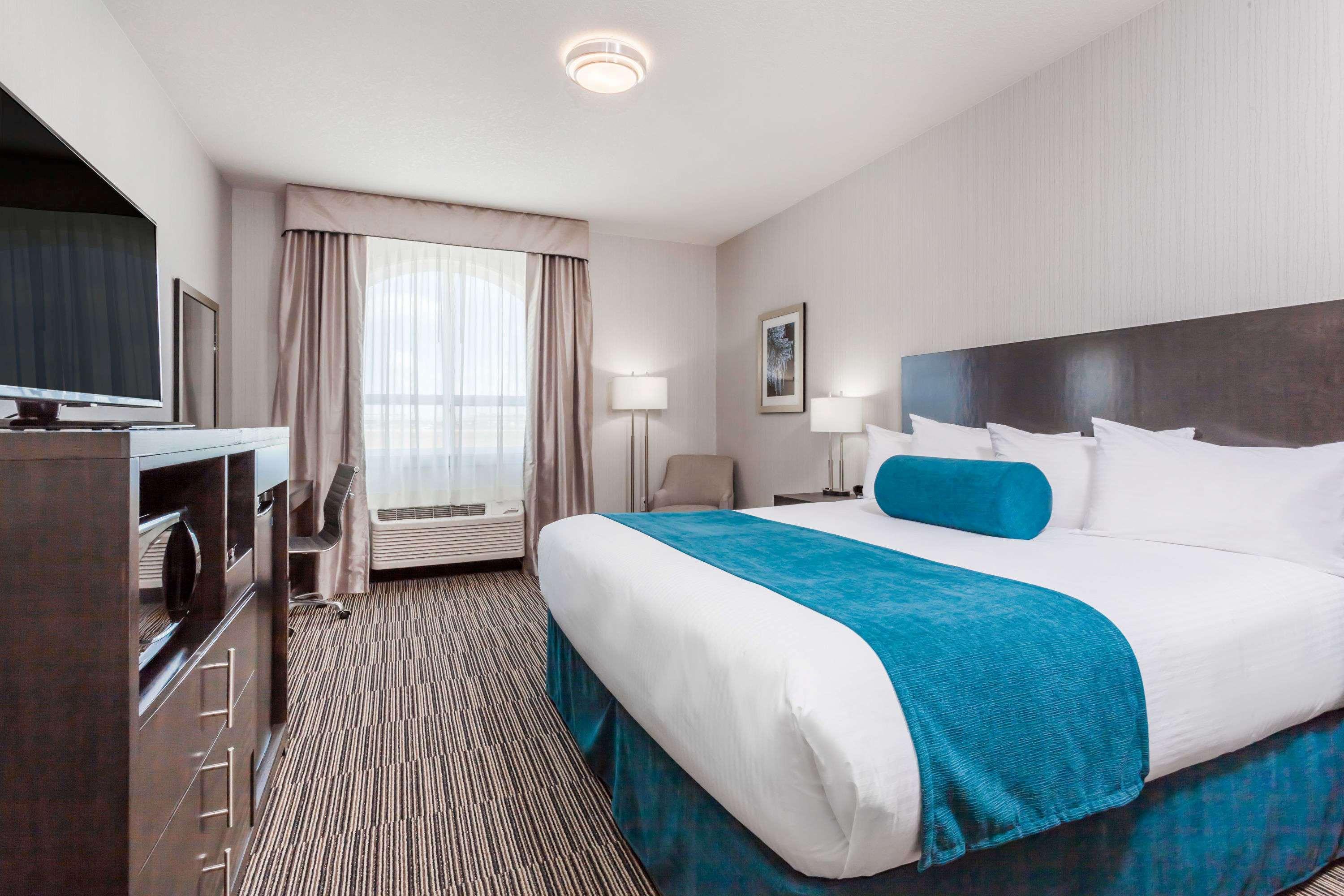 Wingate by Wyndham Airdrie — photo 4
