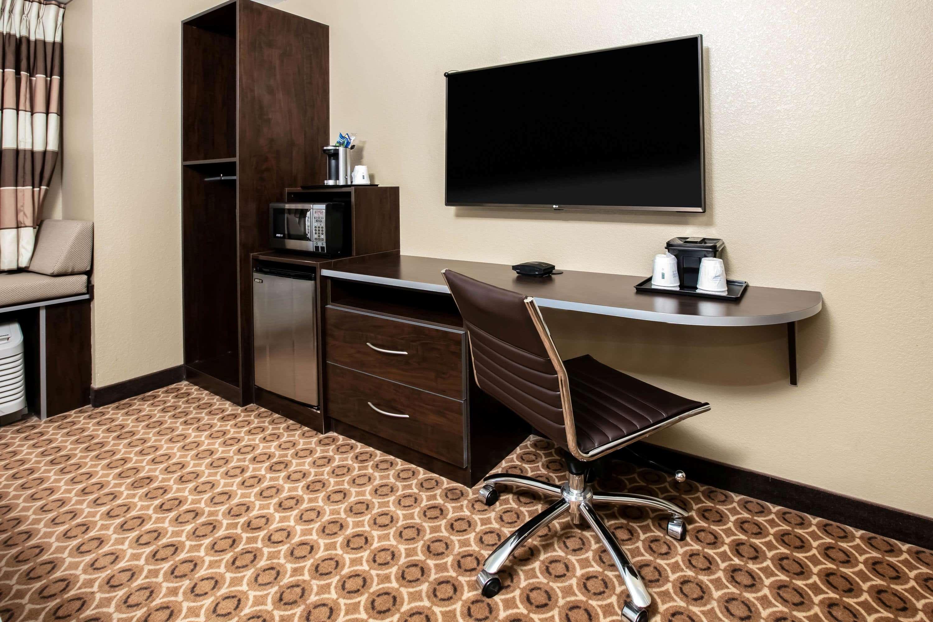 Microtel Inn & Suites By Wyndham Pecos — photo 4
