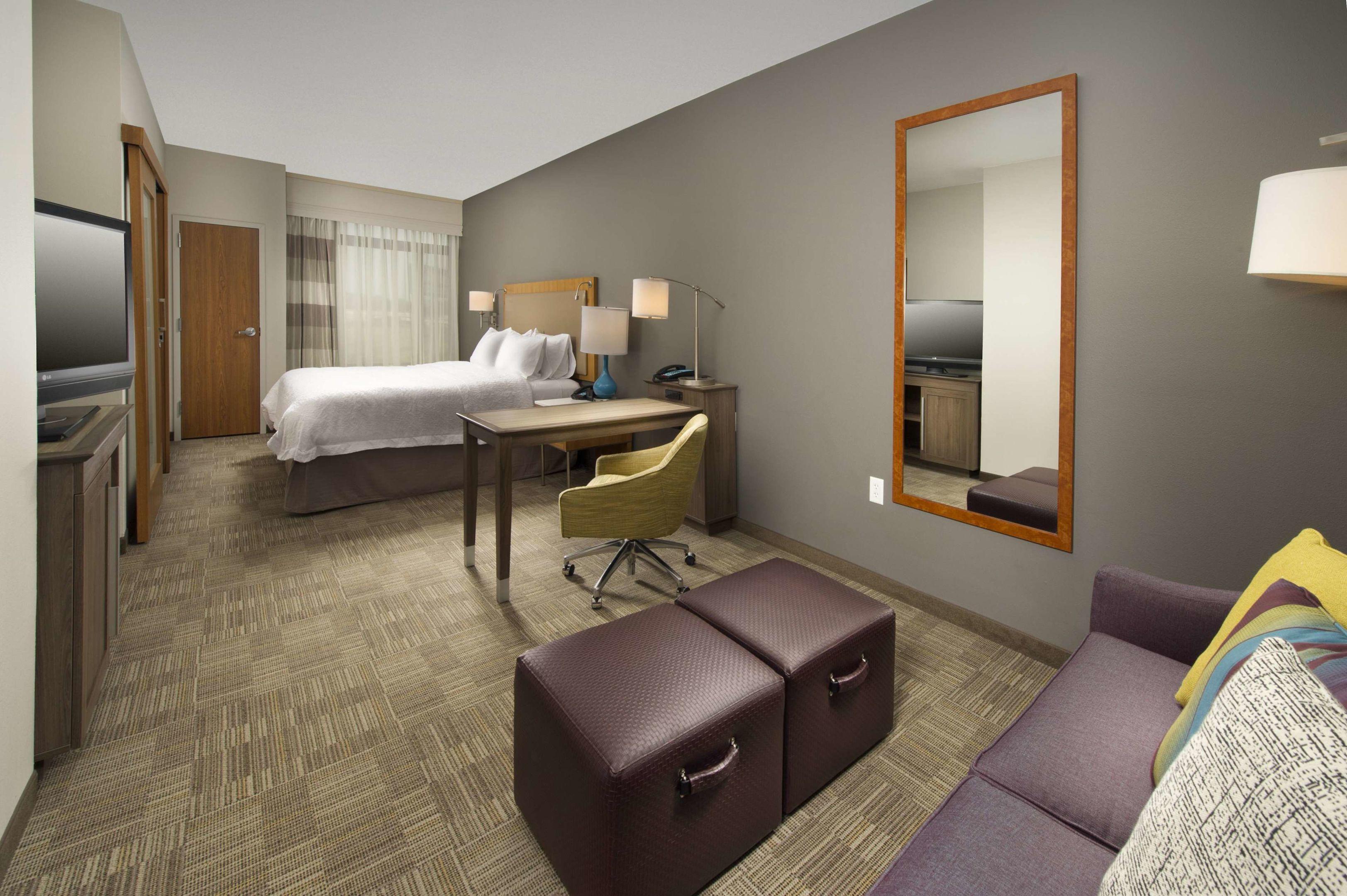 Hampton Inn & Suites Northwest/Medical Center — photo 4