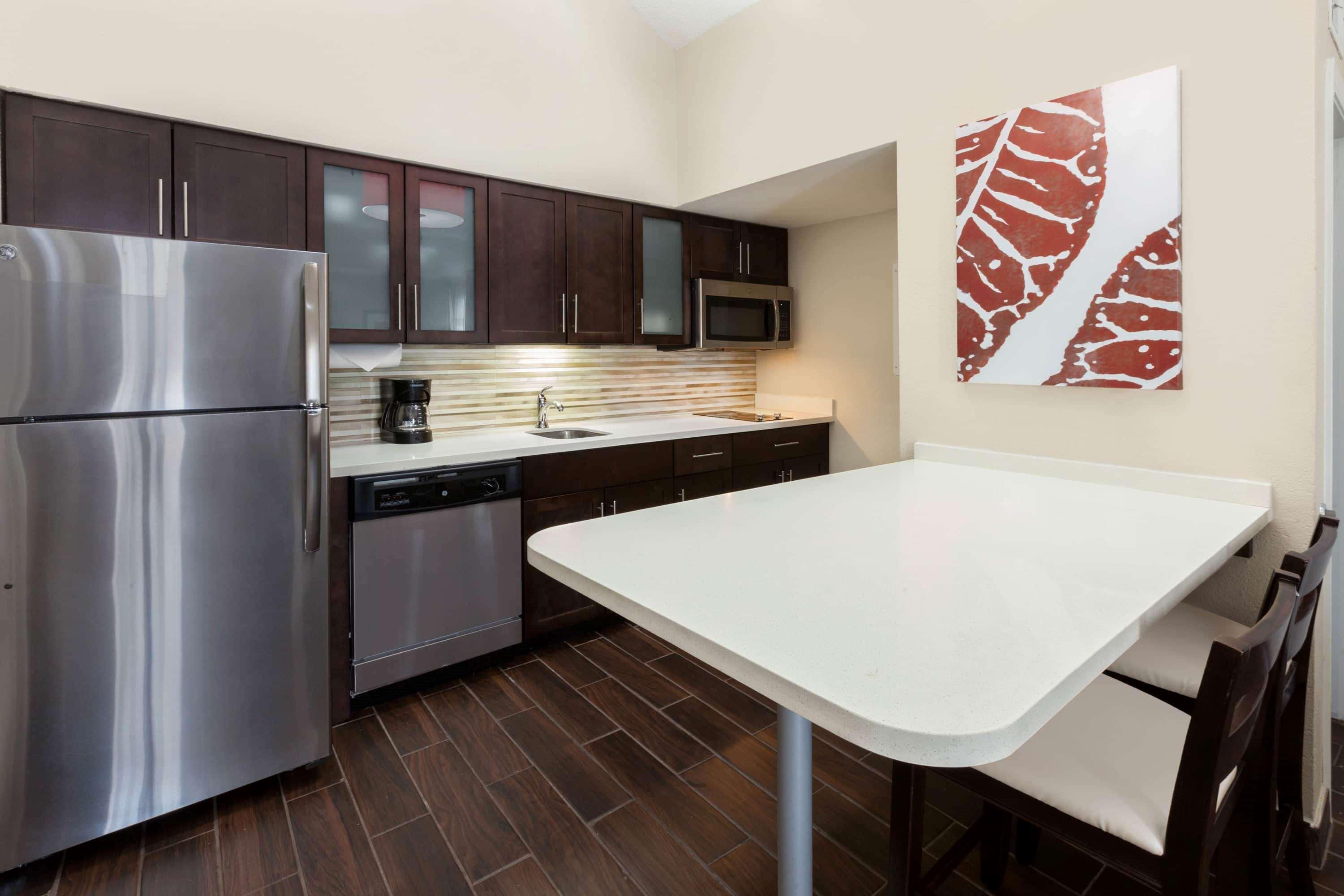 Hawthorn Suites by Wyndham Detroit Southfield — photo 4