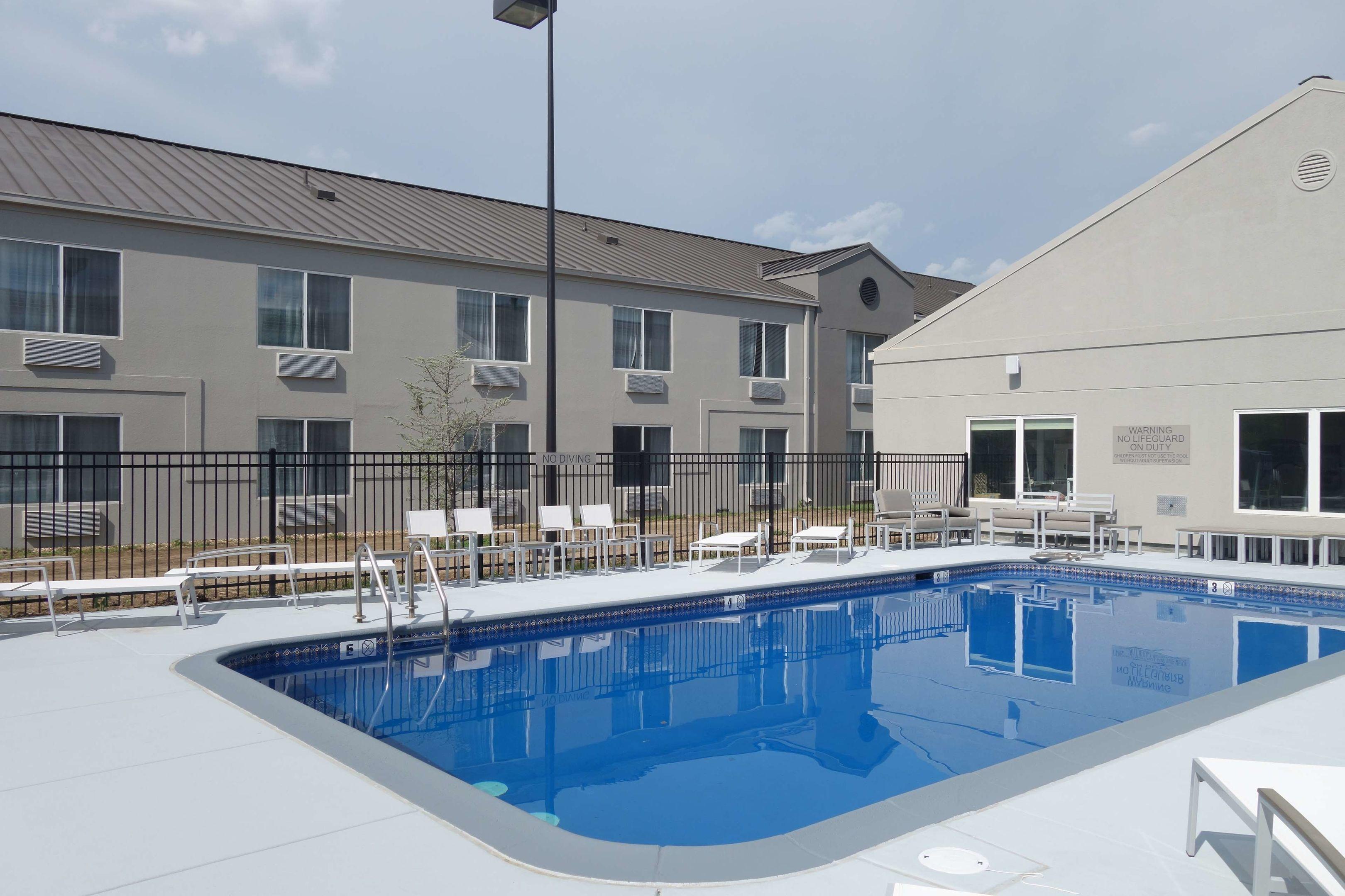 Country Inn & Suites by Radisson, Wichita East — photo 4