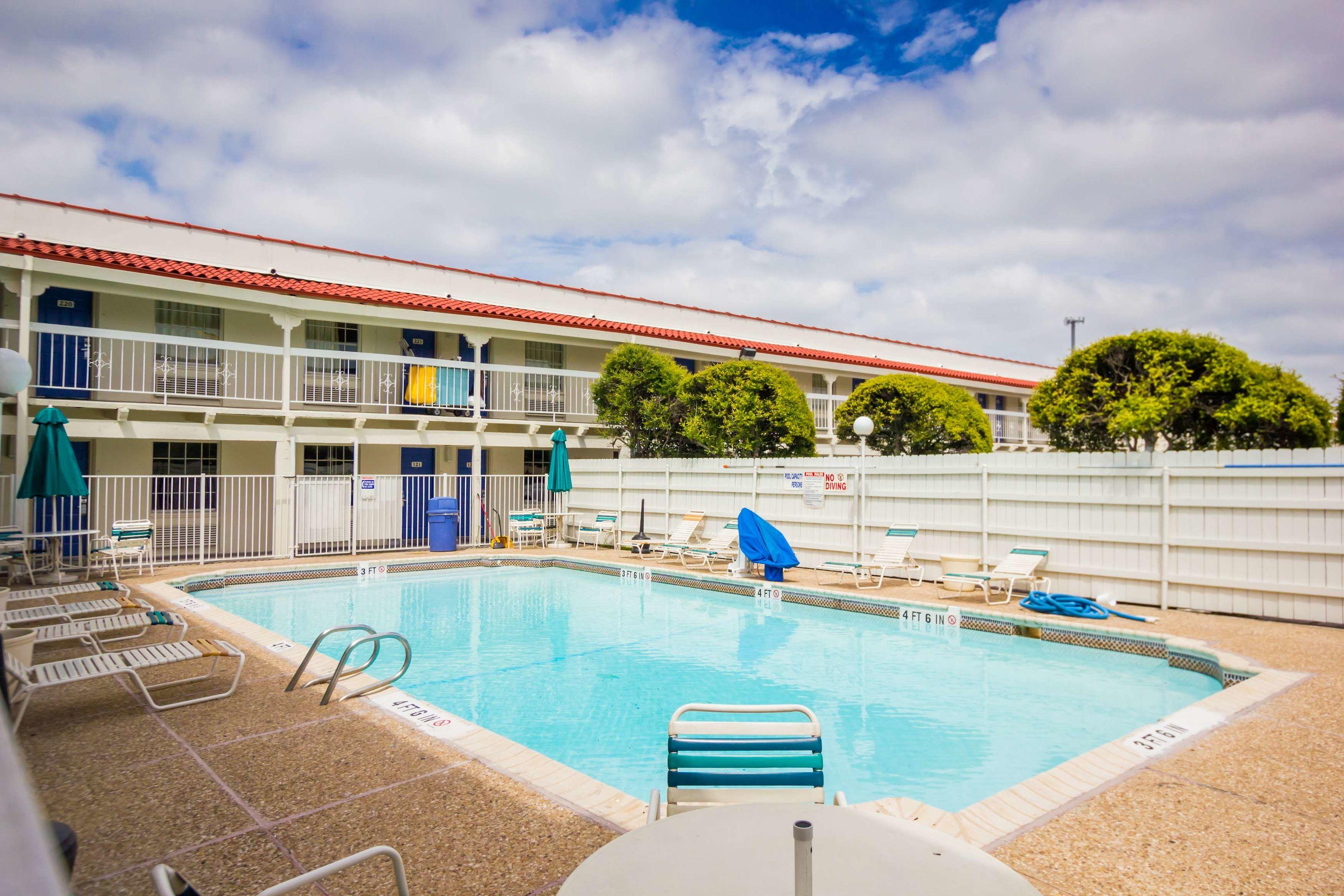Motel 6 Austin - Midtown — photo 4