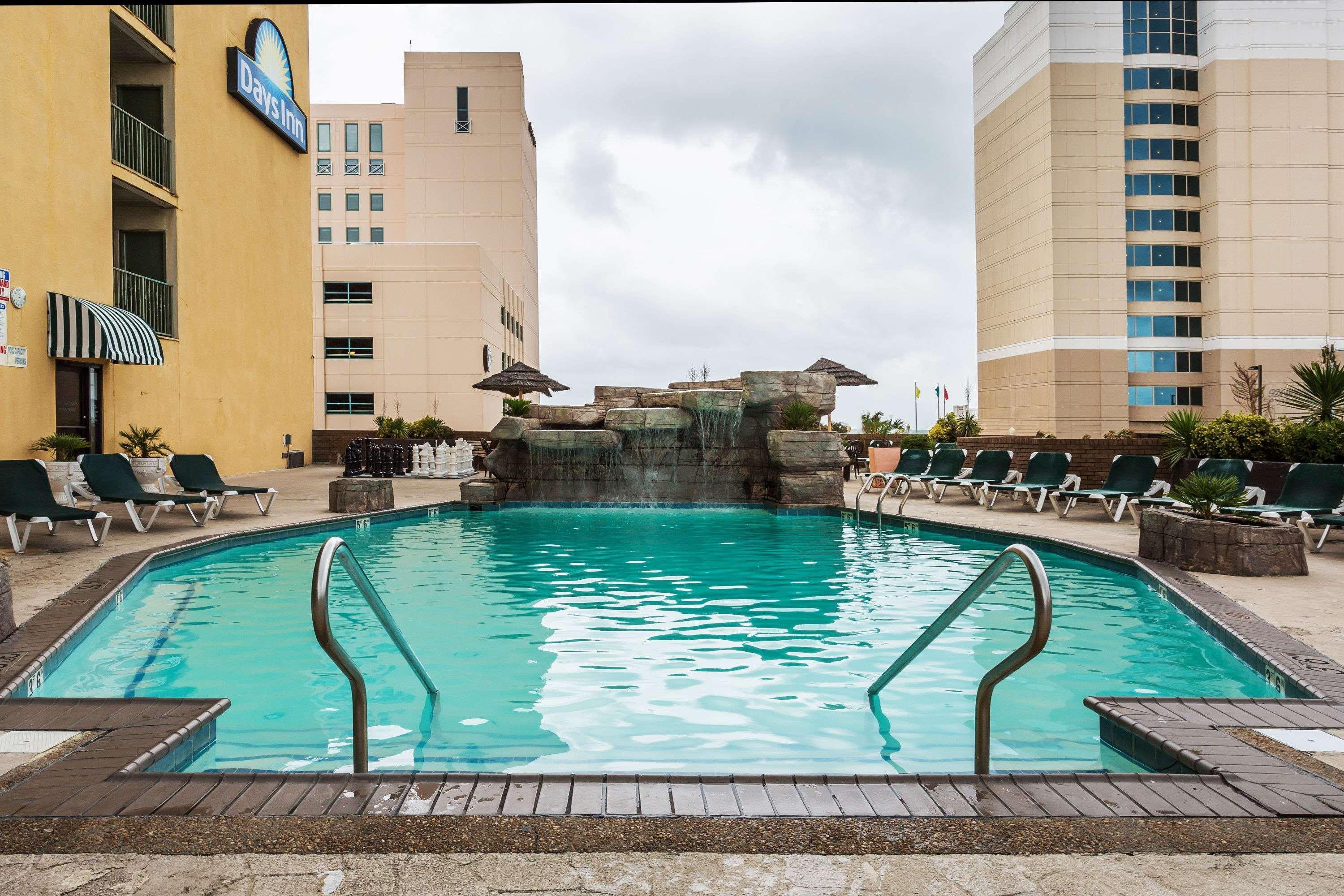 Days Inn by Wyndham Virginia Beach At The Beach — photo 3